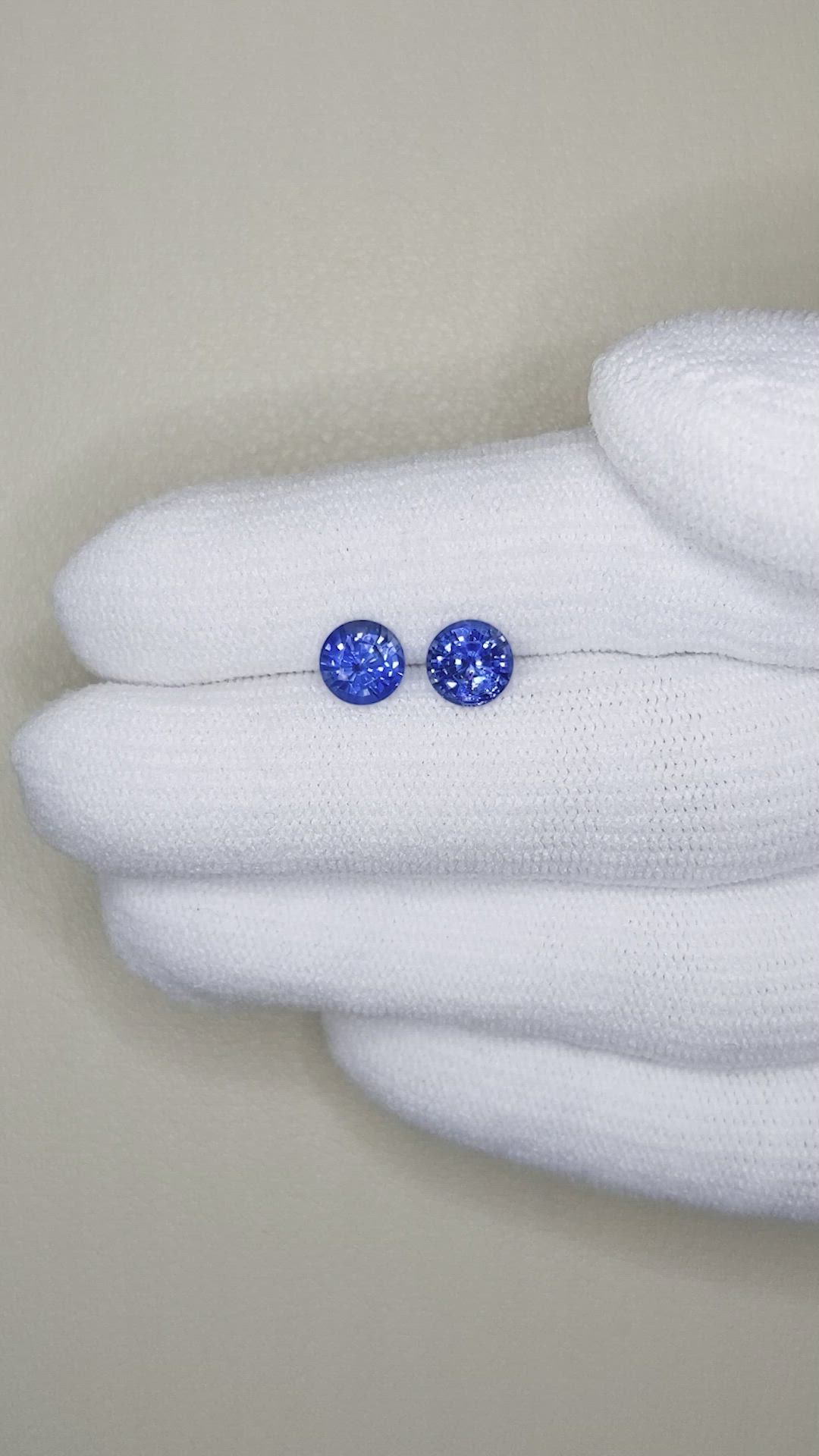 1.90&nbsp;Ct.Tw.Total Carat Weight Blue Sapphire Pair from Ceylon (Sri Lanka) Size Video