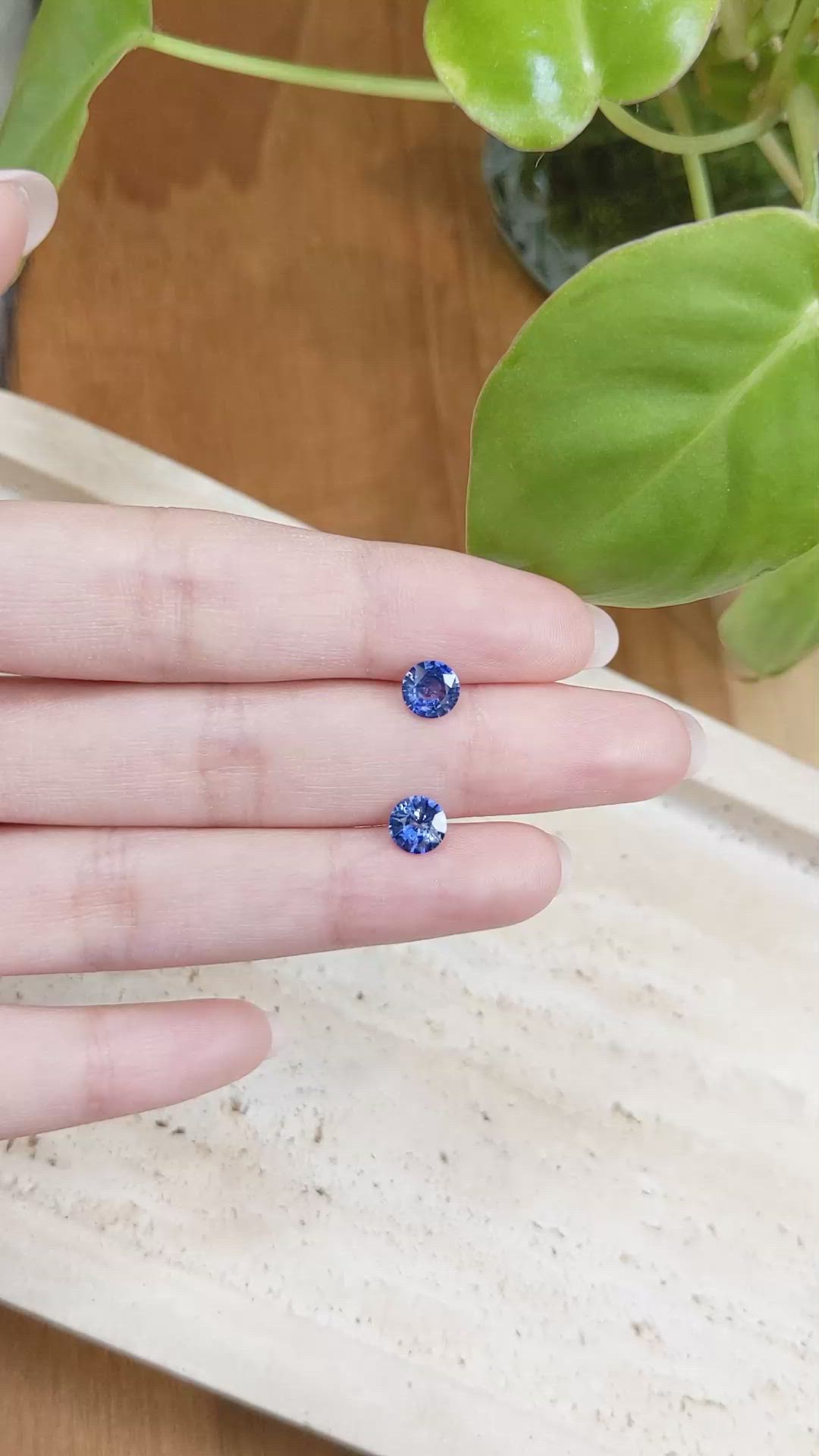 1.86&nbsp;Ct.Tw.Total Carat Weight Blue Sapphire Pair from Ceylon (Sri Lanka) Size Video