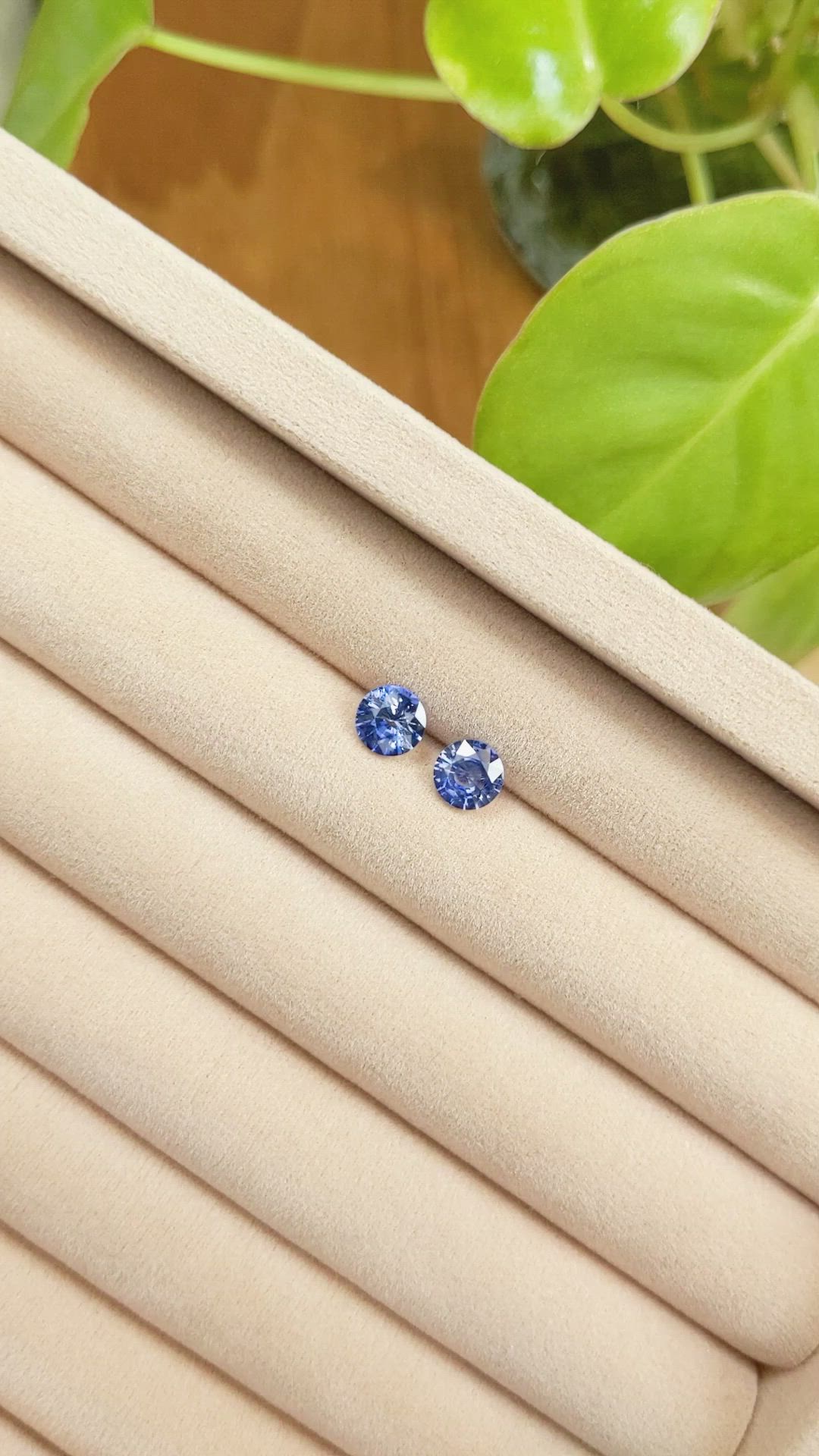 1.86&nbsp;Ct.Tw.Total Carat Weight Blue Sapphire Pair from Ceylon (Sri Lanka) Size Video