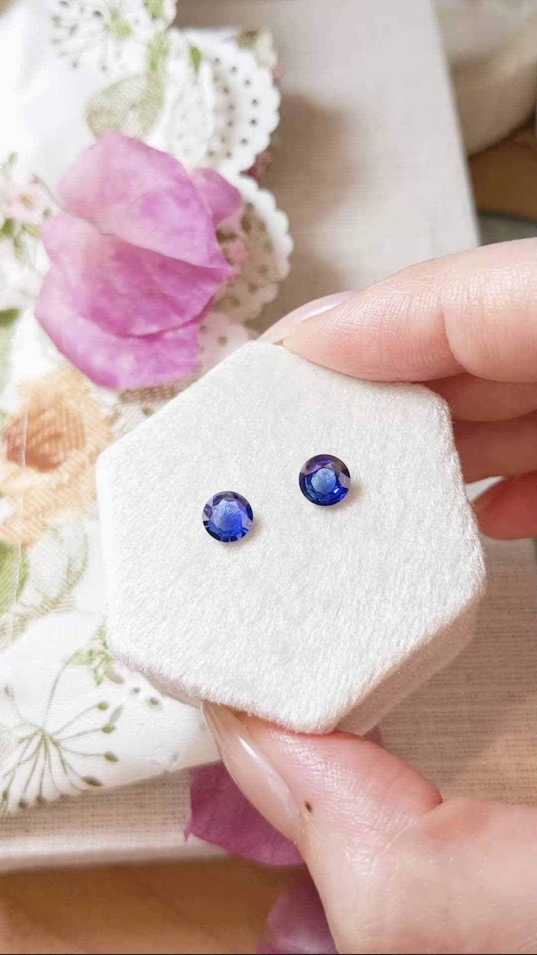 1.43&nbsp;Ct.Tw.Total Carat Weight Blue Sapphire Pair from Ceylon (Sri Lanka) Size Video