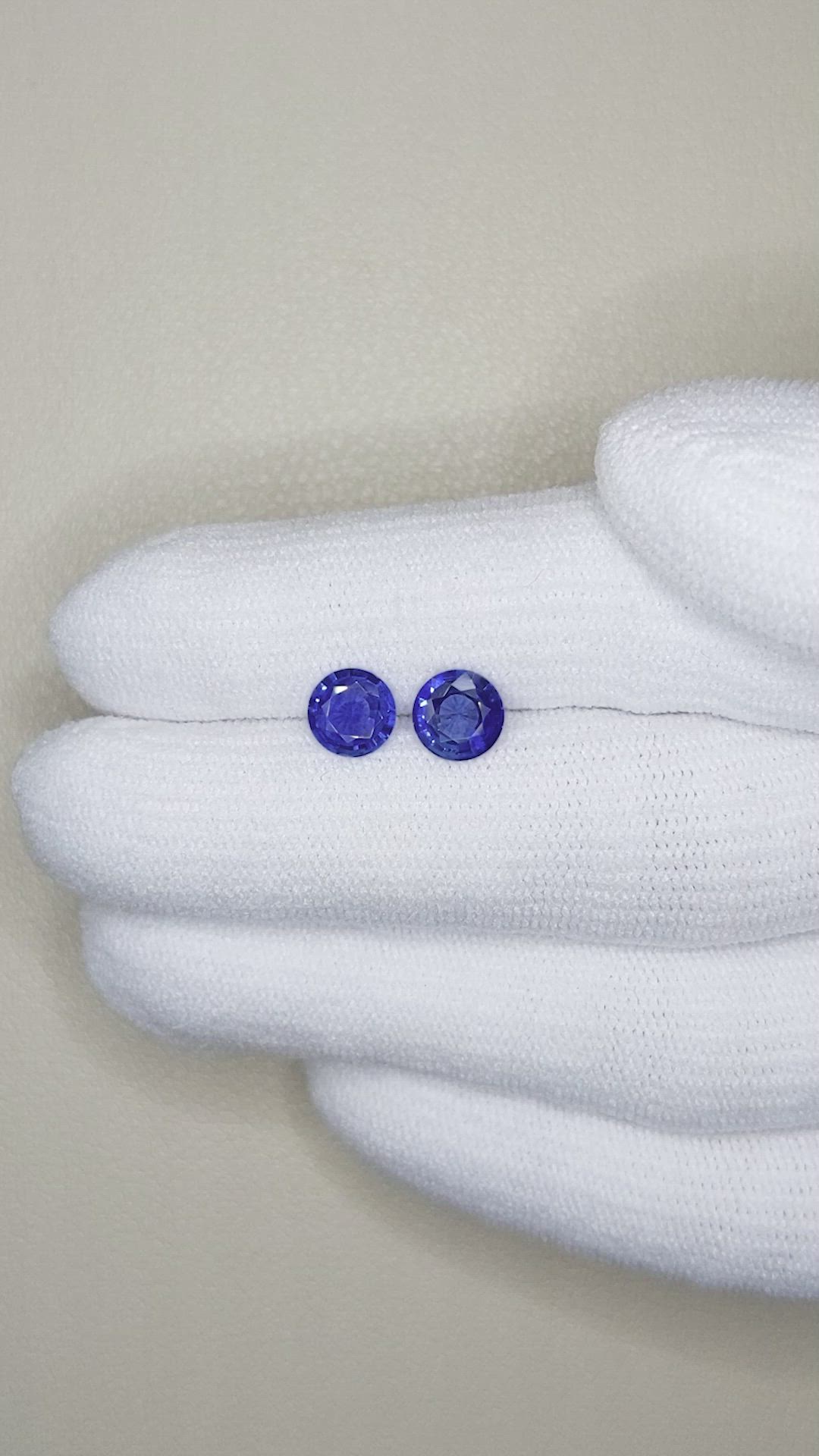 1.43&nbsp;Ct.Tw.Total Carat Weight Blue Sapphire Pair from Ceylon (Sri Lanka) Size Video