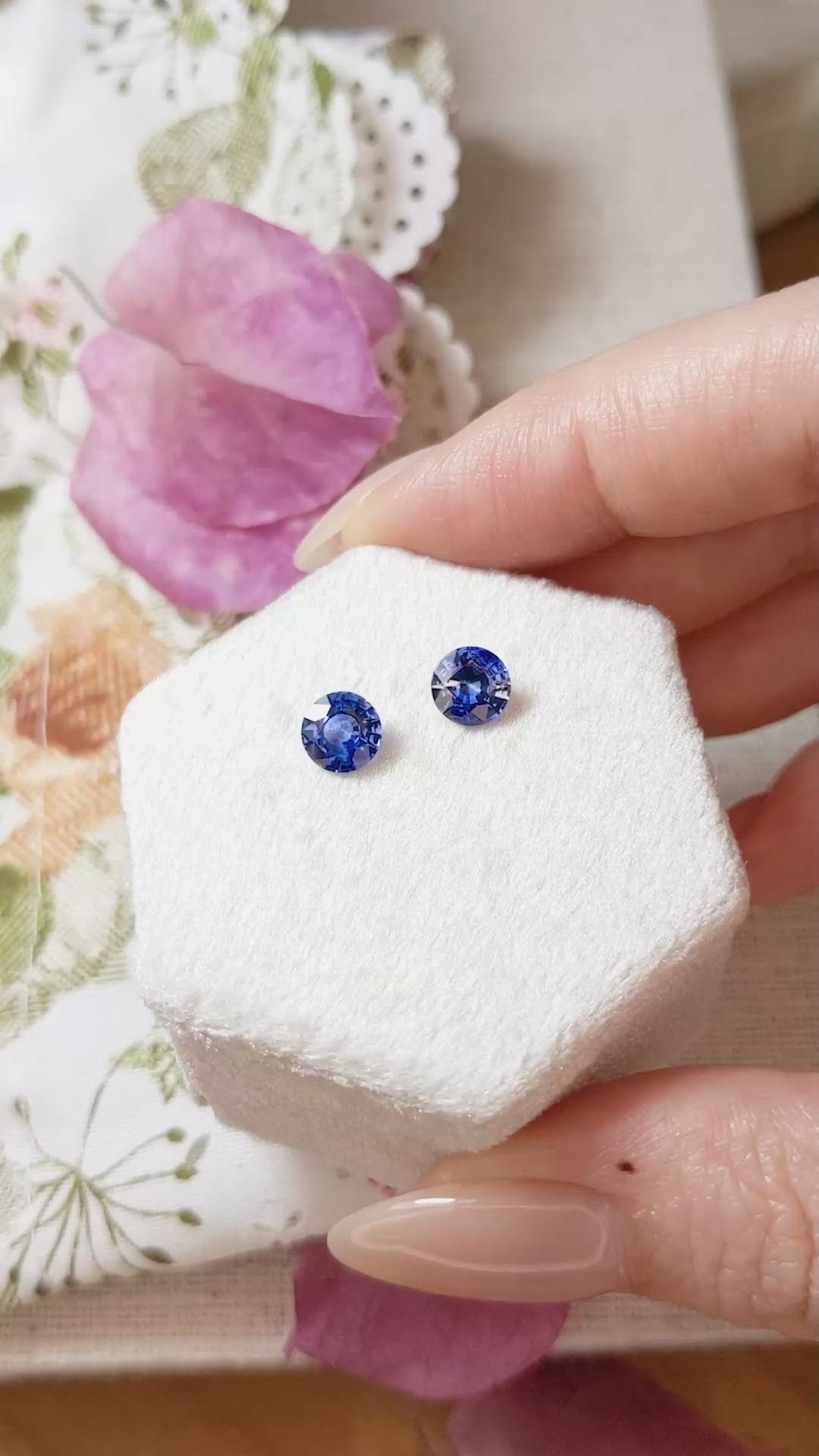 2.10&nbsp;Ct.Tw.Total Carat Weight Blue Sapphire Pair from Ceylon (Sri Lanka) Size Video