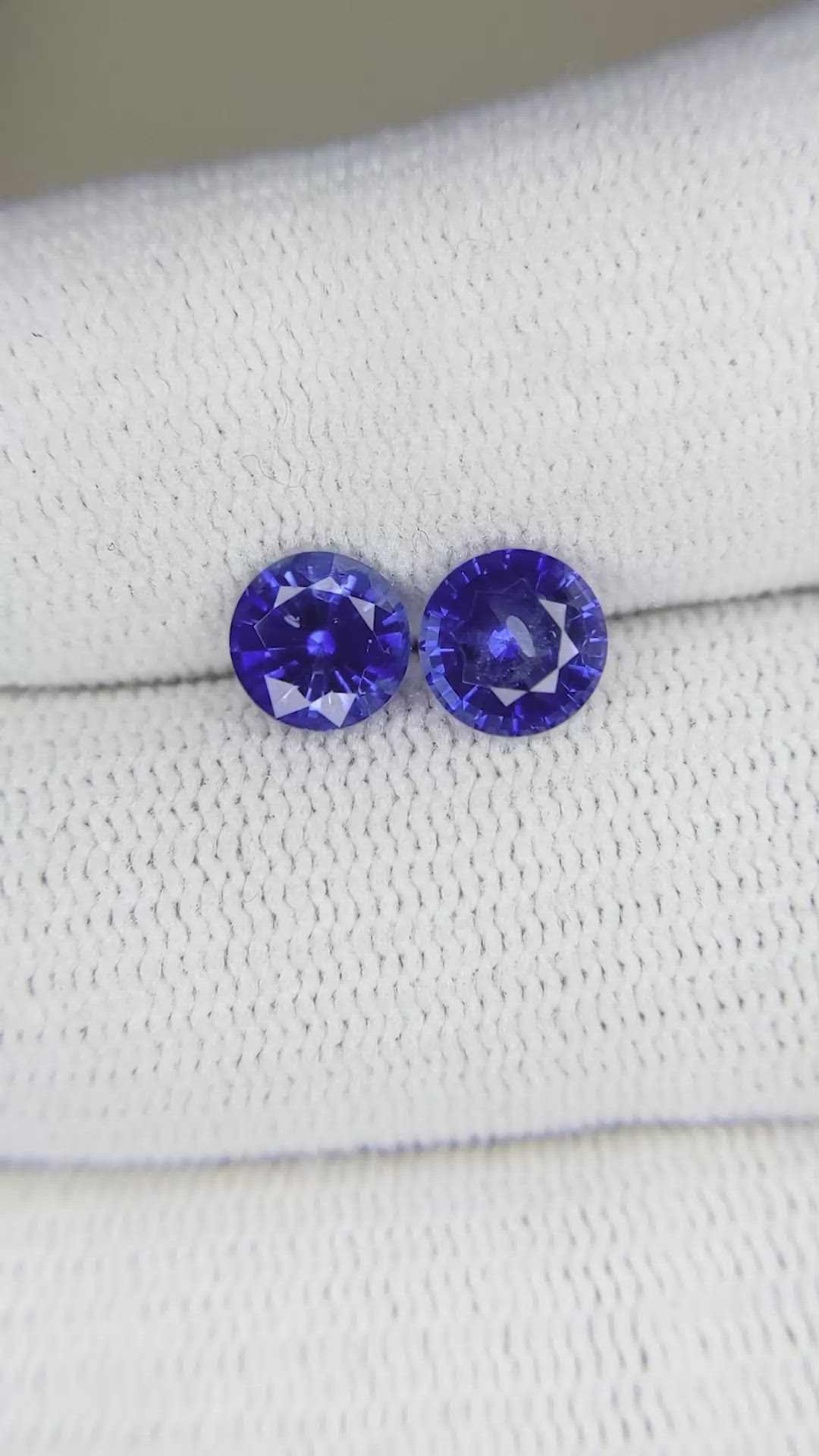2.09&nbsp;Ct.Tw.Total Carat Weight Blue Sapphire Pair from Ceylon (Sri Lanka) Size Video