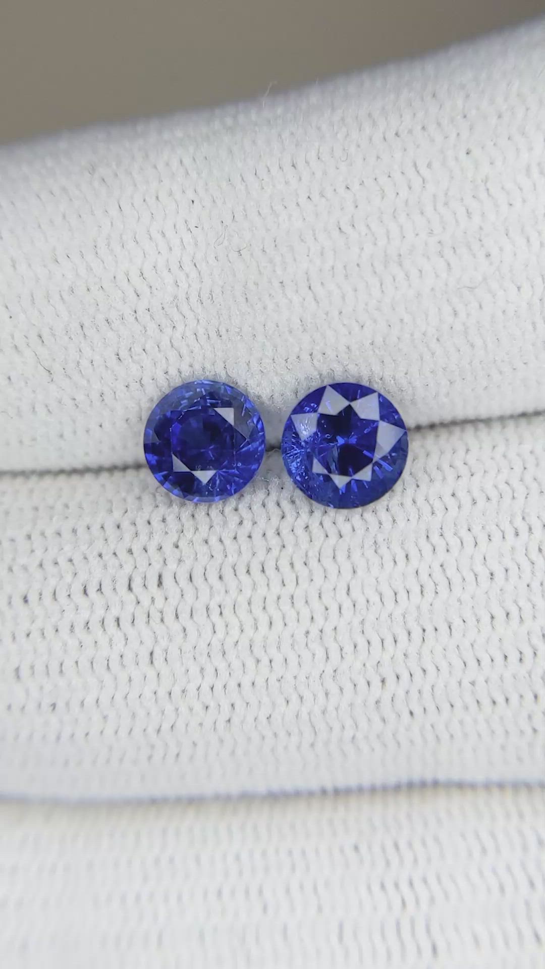 2.15&nbsp;Ct.Tw.Total Carat Weight Blue Sapphire Pair from Ceylon (Sri Lanka) Size Video