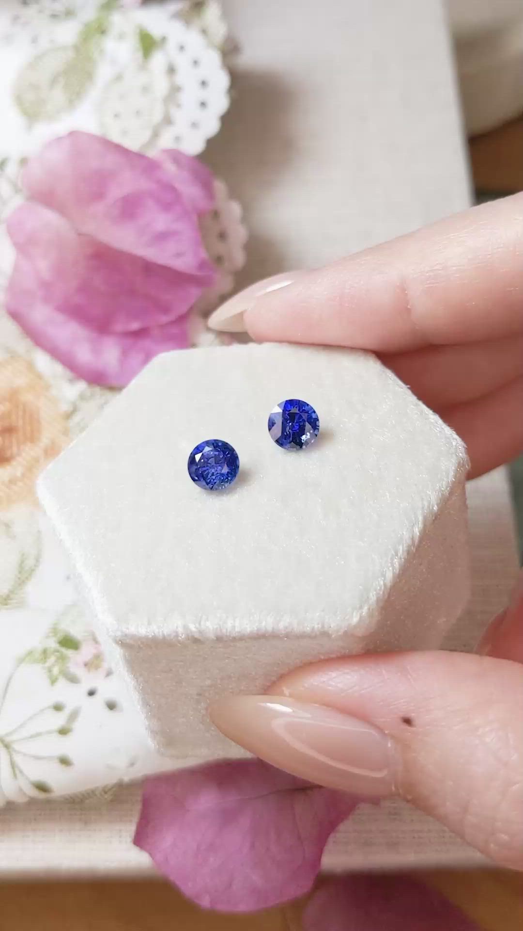 2.15&nbsp;Ct.Tw.Total Carat Weight Blue Sapphire Pair from Ceylon (Sri Lanka) Size Video