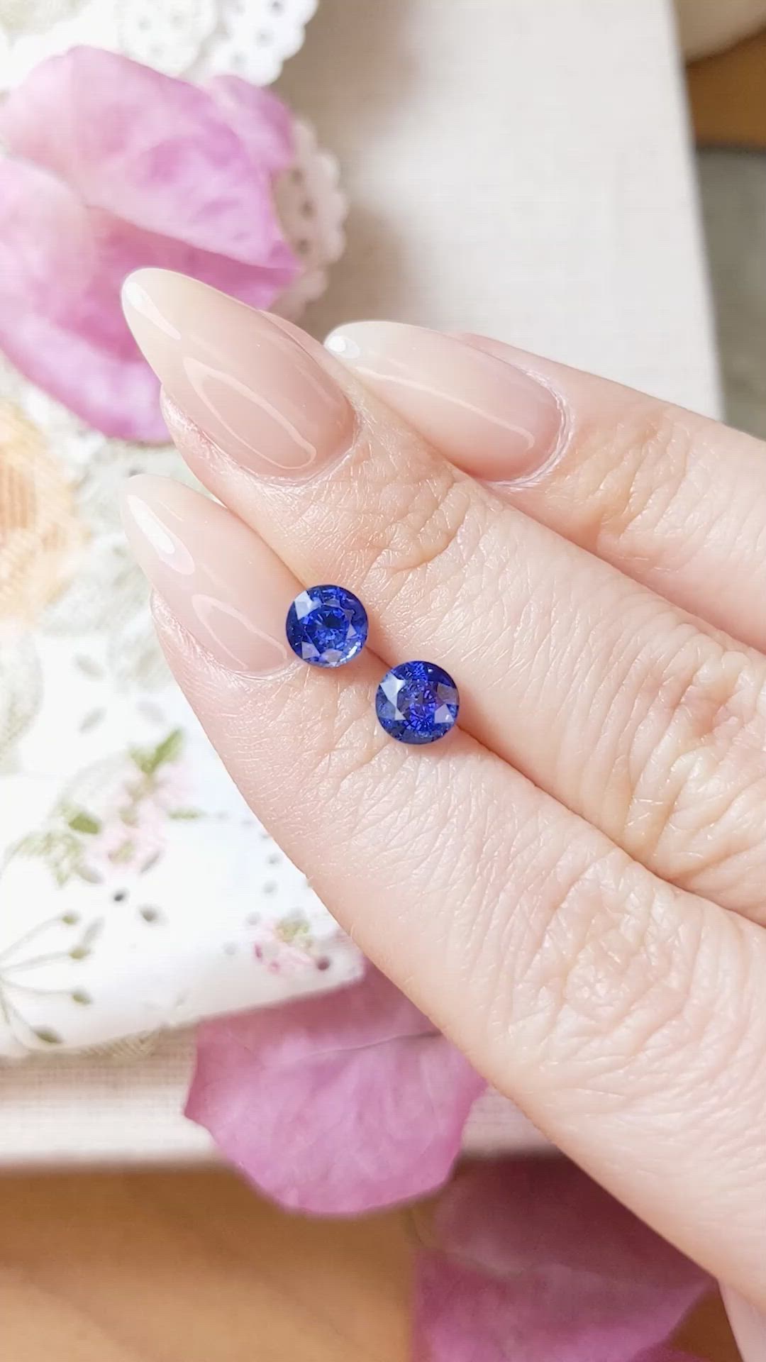 2.15&nbsp;Ct.Tw.Total Carat Weight Blue Sapphire Pair from Ceylon (Sri Lanka) Size Video