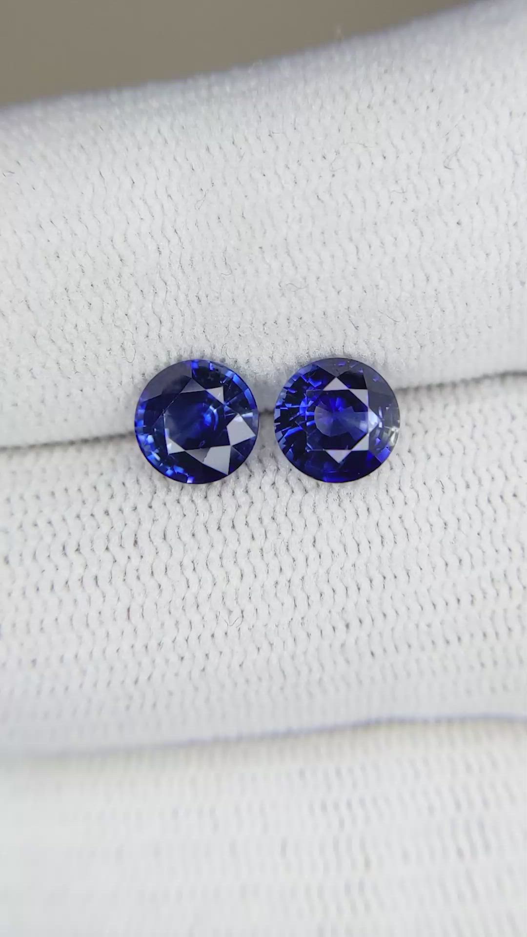2.33&nbsp;Ct.Tw.Total Carat Weight Blue Sapphire Pair from Ceylon (Sri Lanka) Size Video