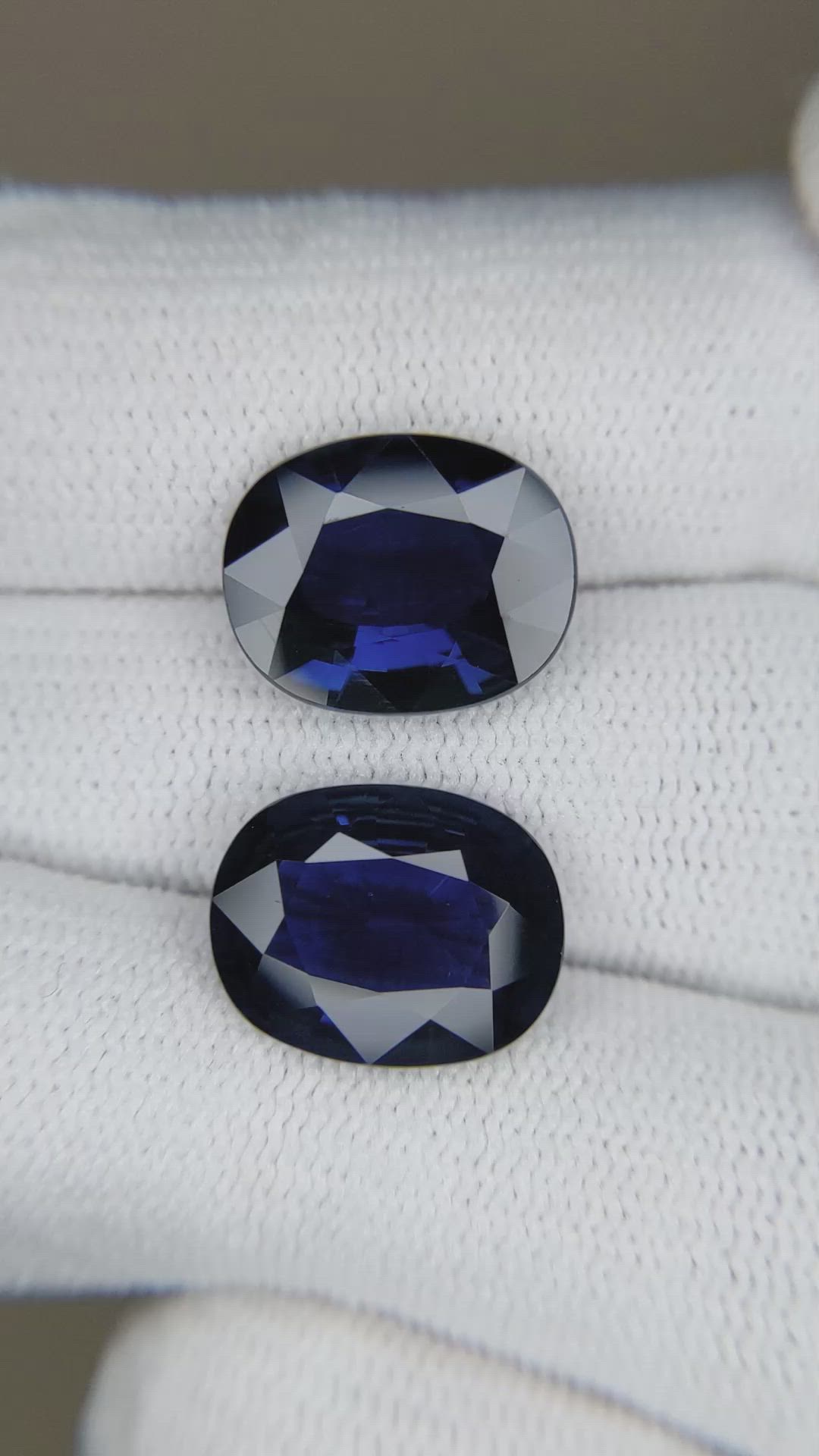 9.86&nbsp;Ct.Tw.Total Carat Weight Blue Sapphire Pair from Madagascar Size Video