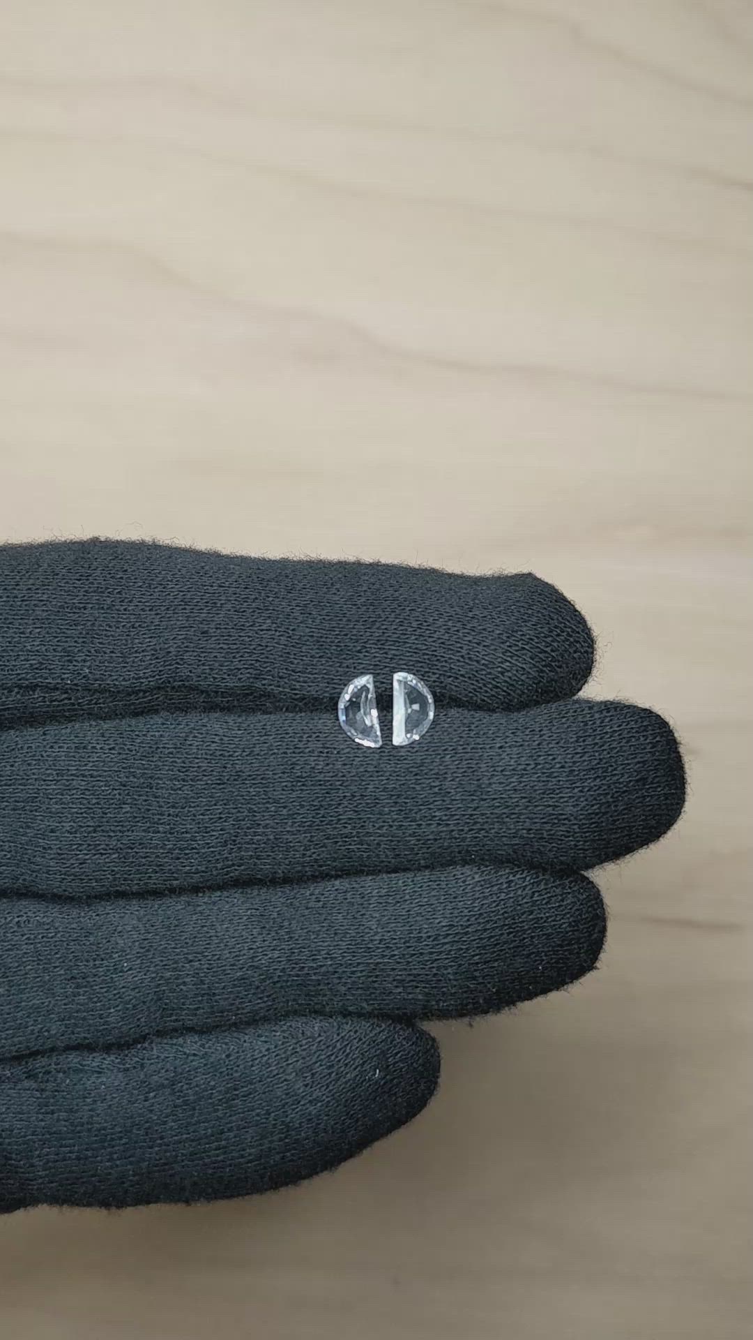 1.16&nbsp;Ct.Tw.Total Carat Weight White Sapphire Pair from Ceylon (Sri Lanka) Size Video