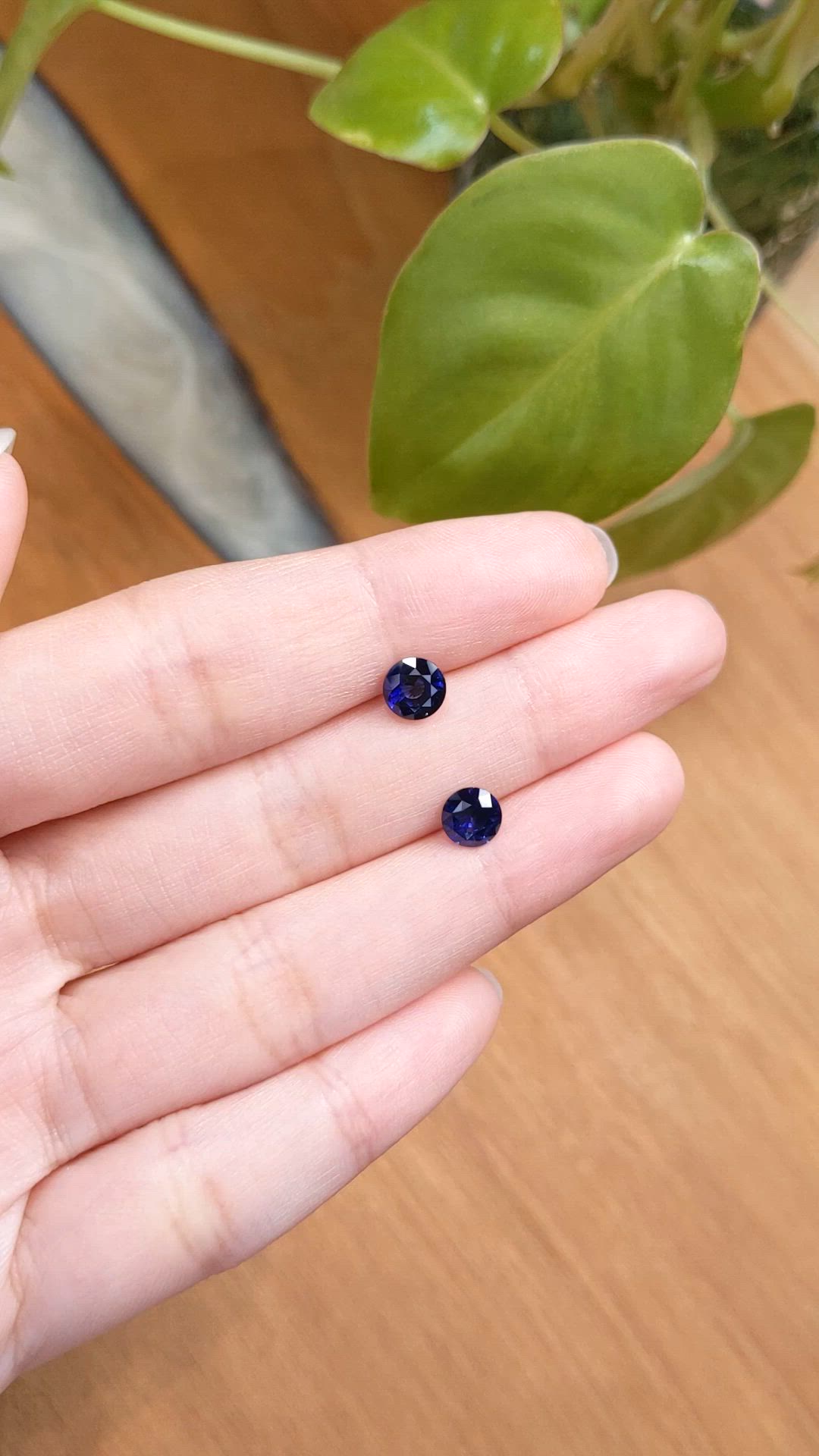 2.07&nbsp;Ct.Tw.Total Carat Weight Blue Sapphire Pair from Ceylon (Sri Lanka) Size Video