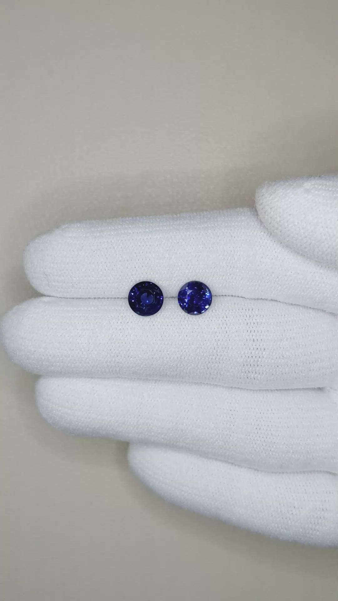 2.07&nbsp;Ct.Tw.Total Carat Weight Blue Sapphire Pair from Ceylon (Sri Lanka) Size Video