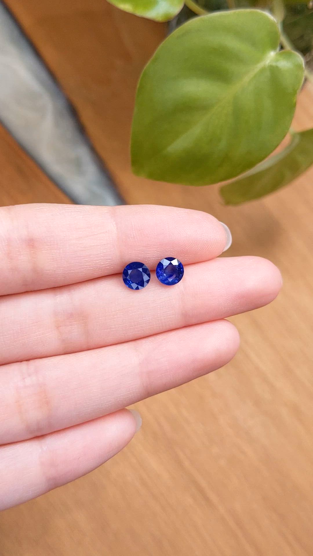 2.10&nbsp;Ct.Tw.Total Carat Weight Blue Sapphire Pair from Ceylon (Sri Lanka) Size Video