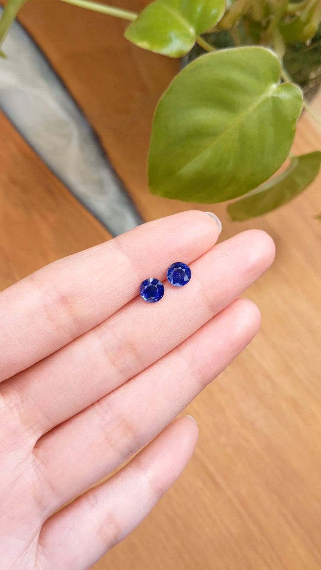 2.13&nbsp;Ct.Tw.Total Carat Weight Blue Sapphire Pair from Ceylon (Sri Lanka) Size Video