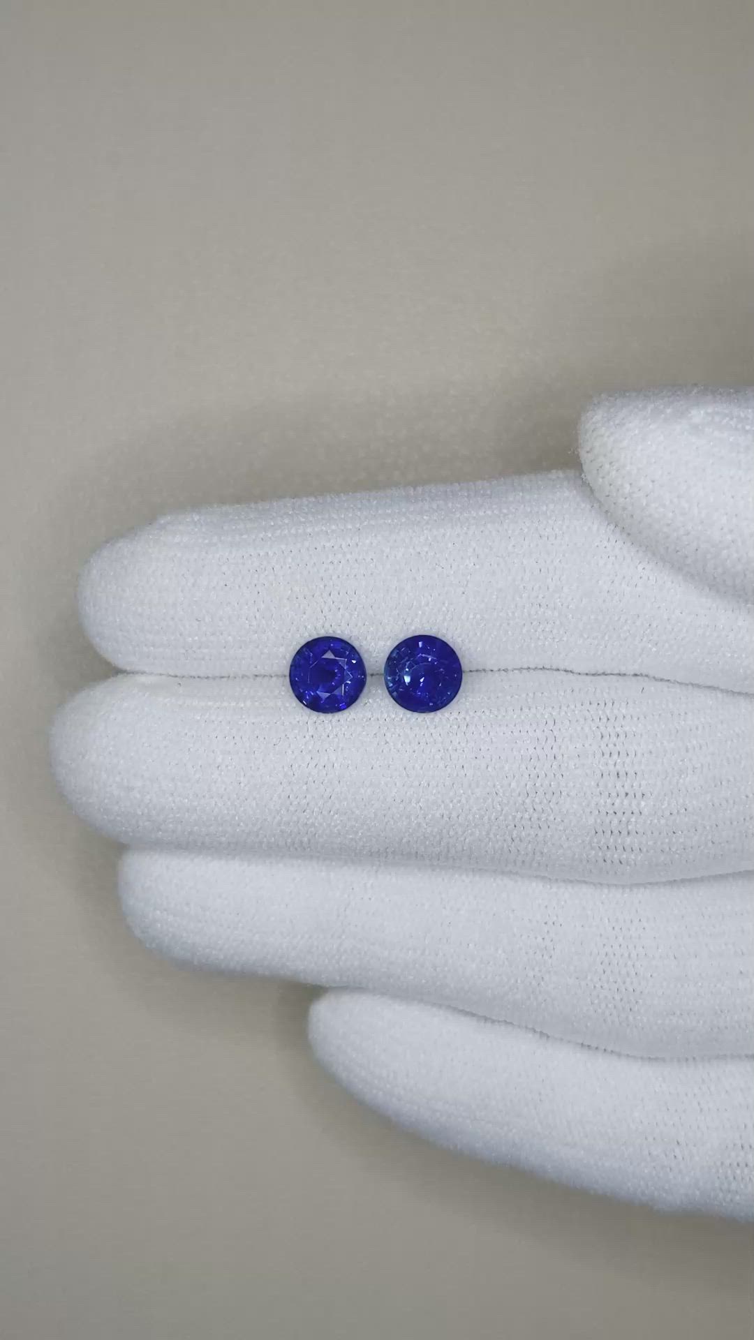 2.13&nbsp;Ct.Tw.Total Carat Weight Blue Sapphire Pair from Ceylon (Sri Lanka) Size Video