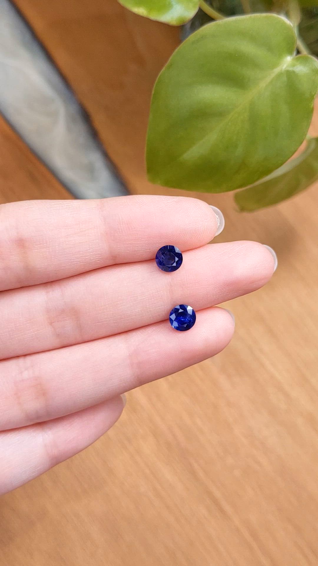 2.13&nbsp;Ct.Tw.Total Carat Weight Blue Sapphire Pair from Ceylon (Sri Lanka) Size Video