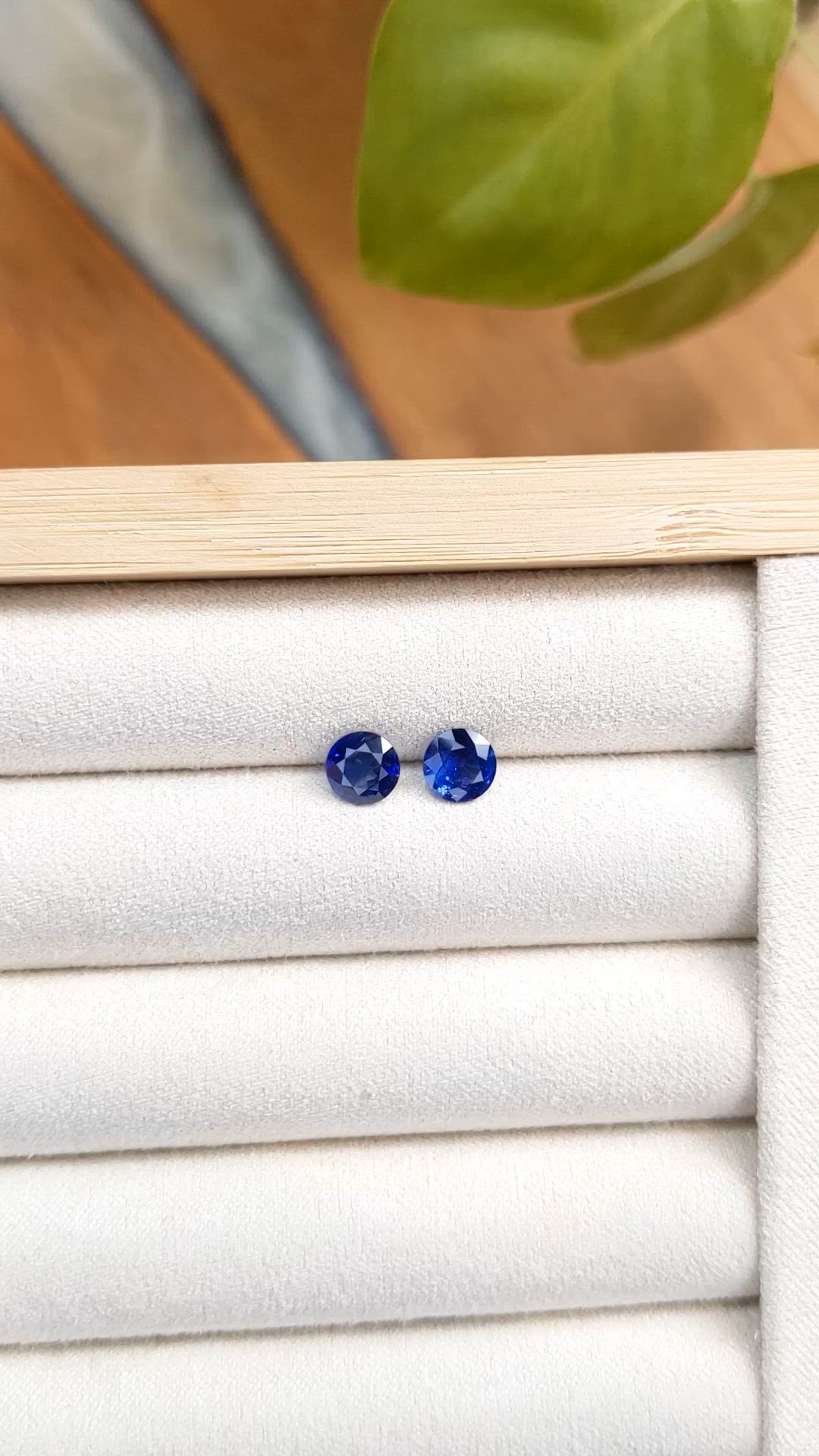 2.13&nbsp;Ct.Tw.Total Carat Weight Blue Sapphire Pair from Ceylon (Sri Lanka) Size Video