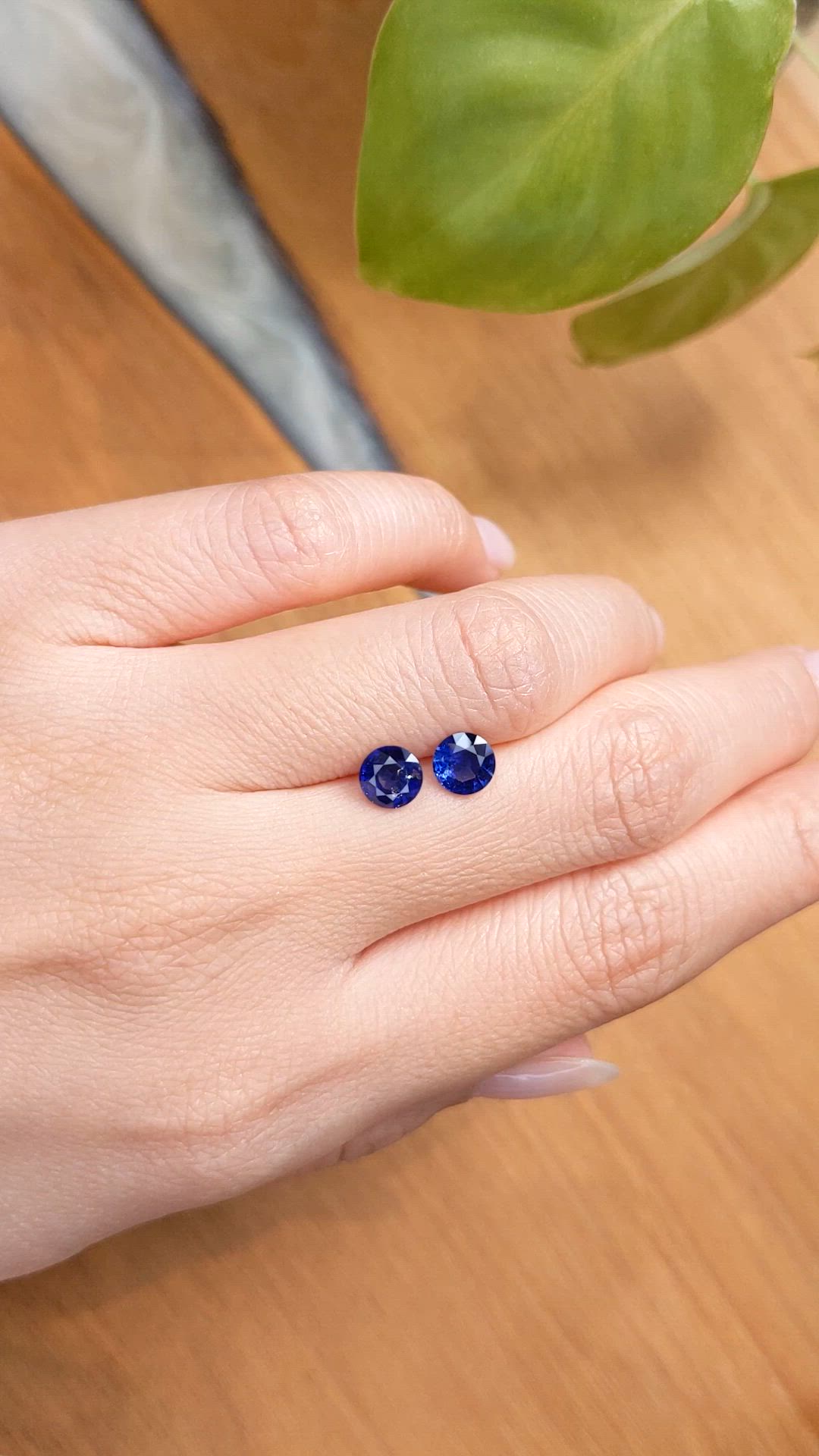 2.13&nbsp;Ct.Tw.Total Carat Weight Blue Sapphire Pair from Ceylon (Sri Lanka) Size Video