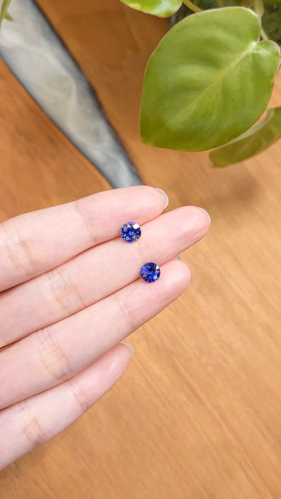 1.95&nbsp;Ct.Tw.Total Carat Weight Blue Sapphire Pair from Ceylon (Sri Lanka) Size Video