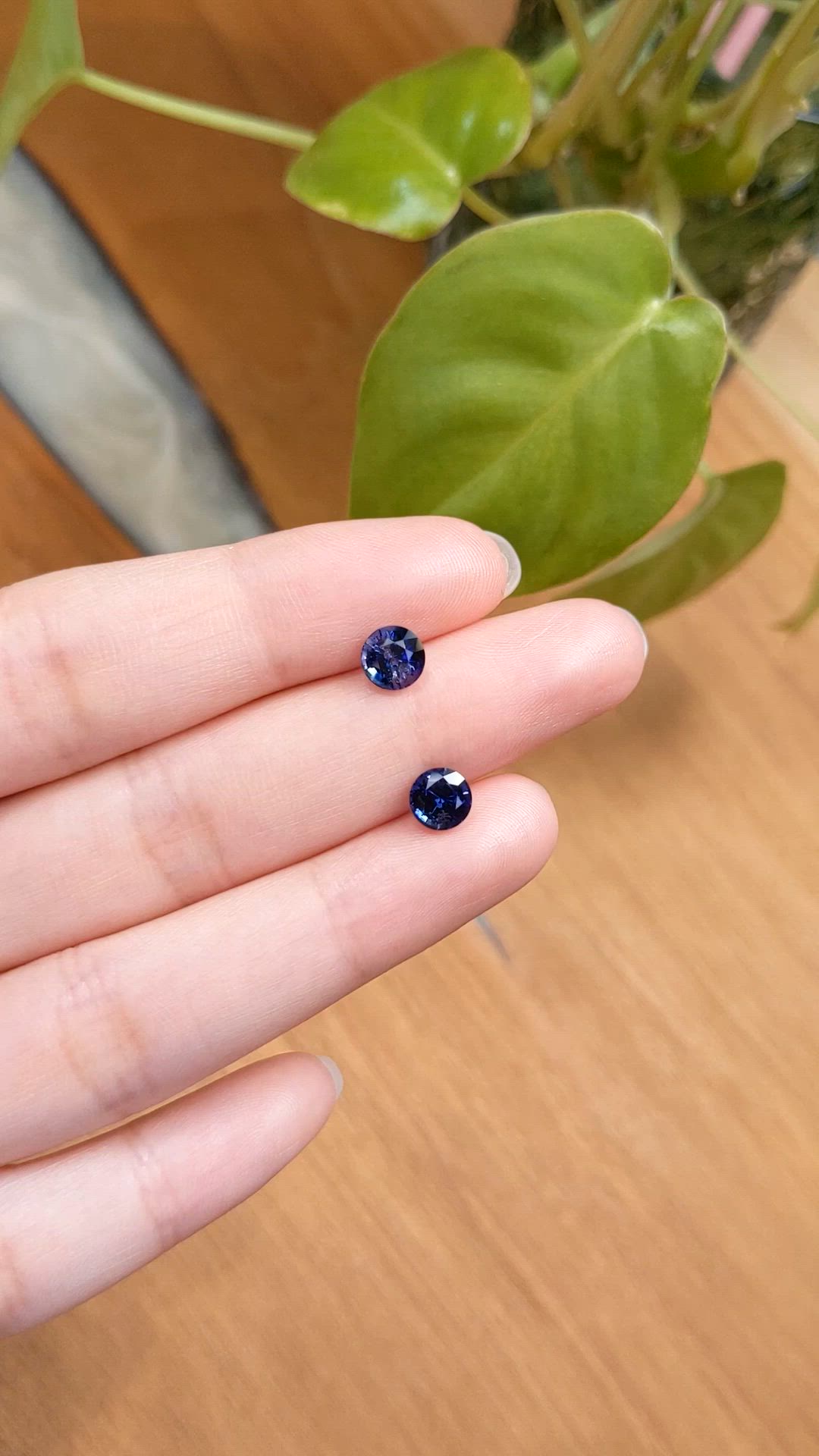 2.35&nbsp;Ct.Tw.Total Carat Weight Blue Sapphire Pair from Ceylon (Sri Lanka) Size Video