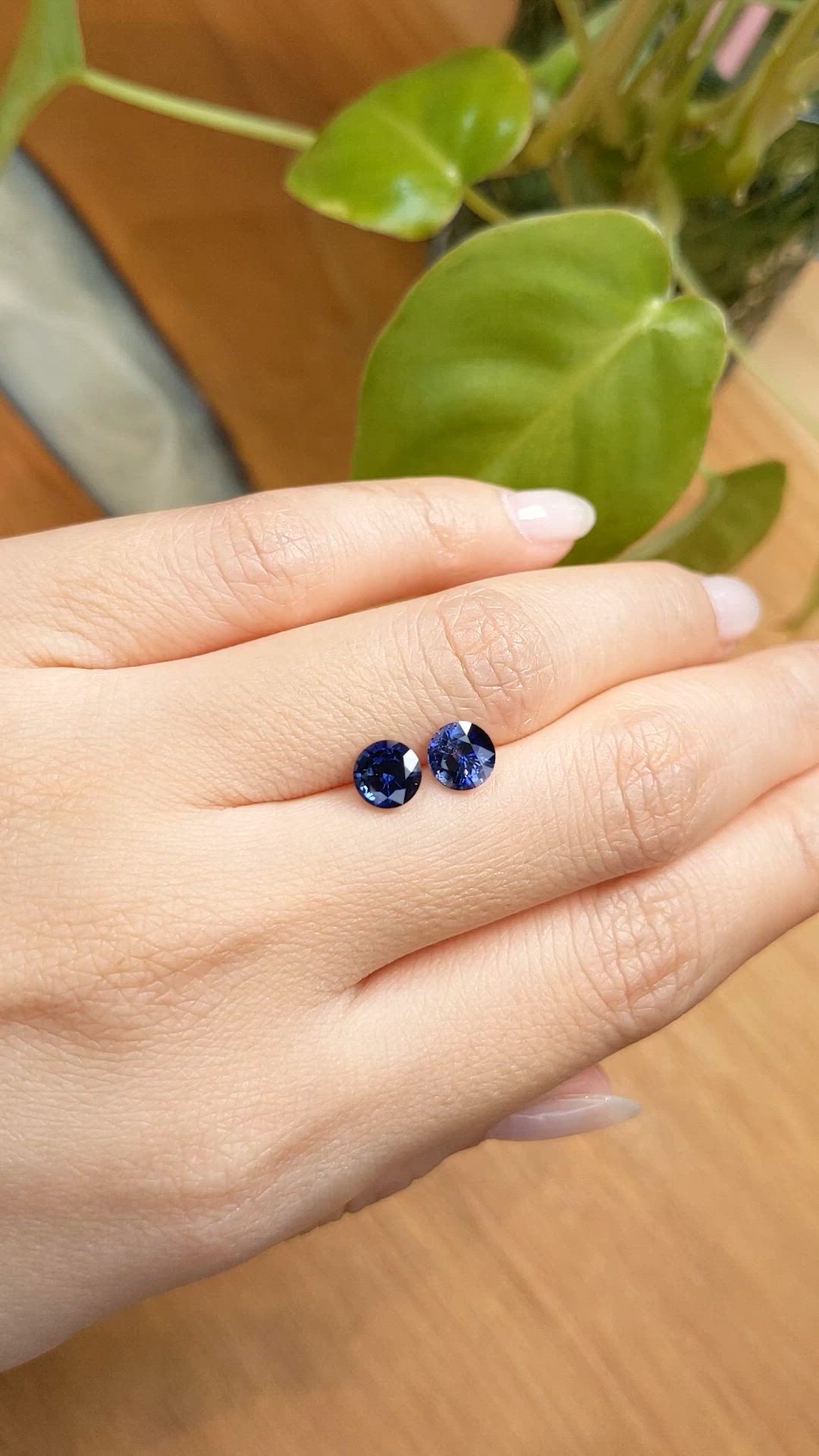 2.35&nbsp;Ct.Tw.Total Carat Weight Blue Sapphire Pair from Ceylon (Sri Lanka) Size Video