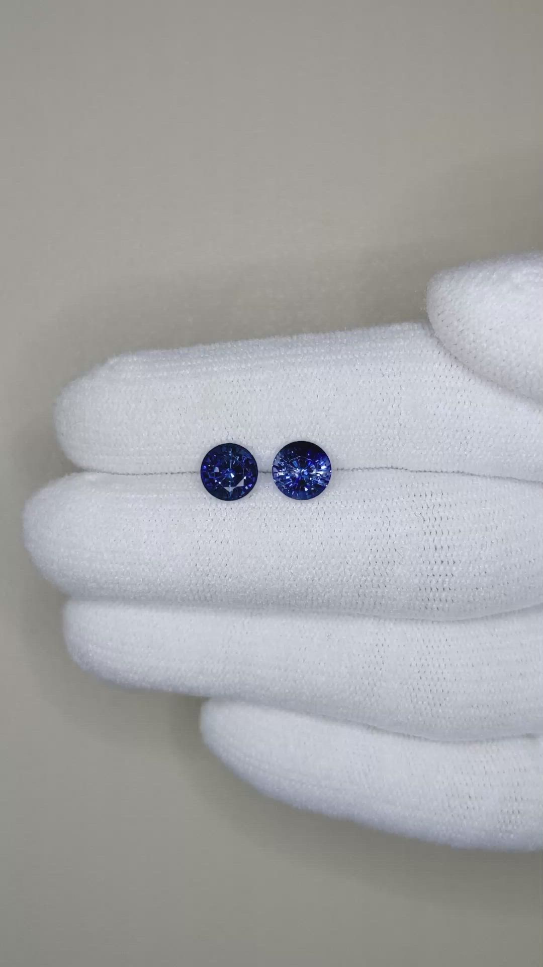 2.35&nbsp;Ct.Tw.Total Carat Weight Blue Sapphire Pair from Ceylon (Sri Lanka) Size Video