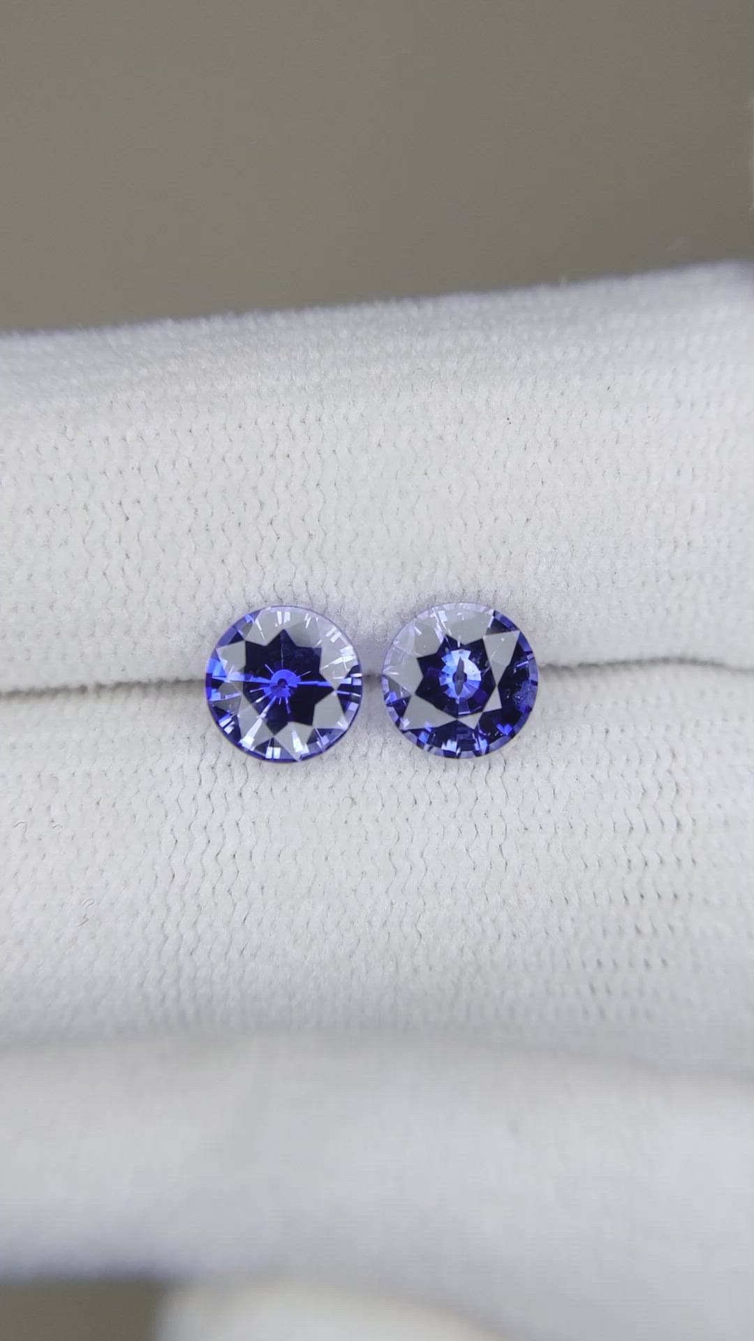 2.02&nbsp;Ct.Tw.Total Carat Weight Blue Sapphire Pair from Ceylon (Sri Lanka) Size Video