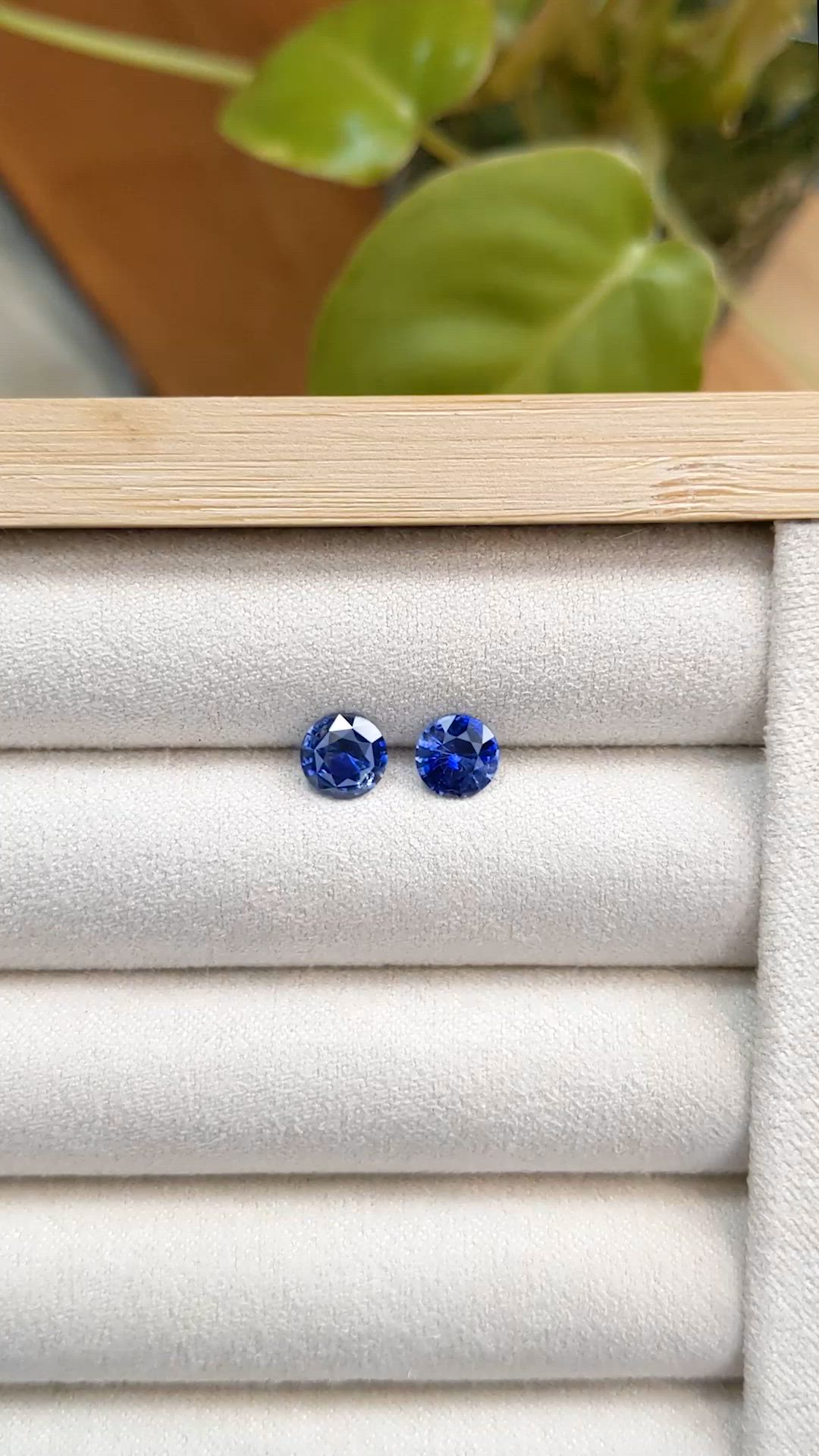 1.68&nbsp;Ct.Tw.Total Carat Weight Blue Sapphire Pair from Ceylon (Sri Lanka) Size Video