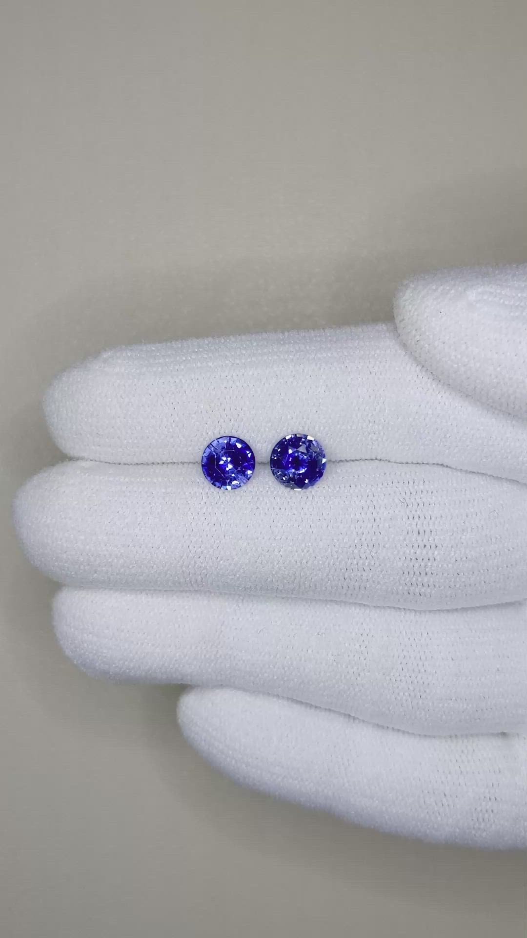 1.68&nbsp;Ct.Tw.Total Carat Weight Blue Sapphire Pair from Ceylon (Sri Lanka) Size Video
