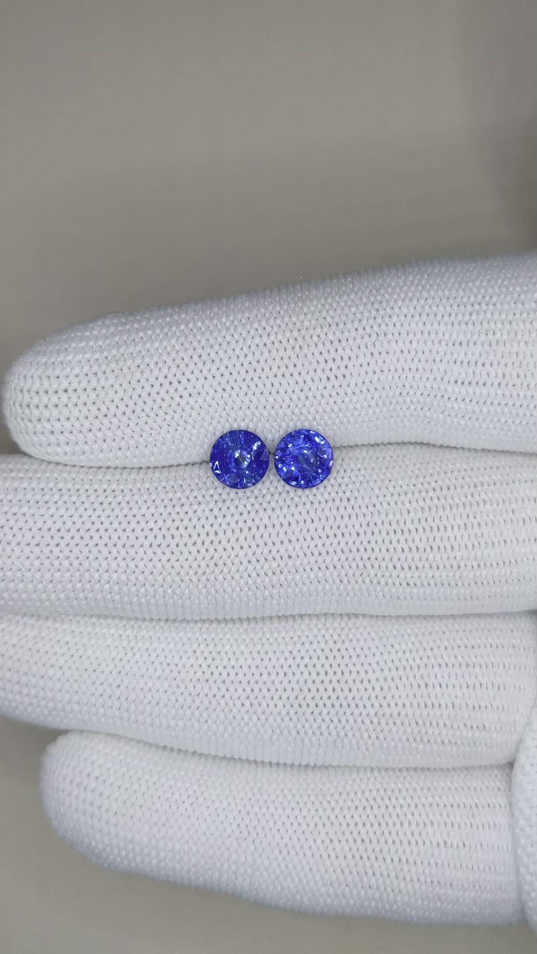 2.03&nbsp;Ct.Tw.Total Carat Weight Blue Sapphire Pair from Ceylon (Sri Lanka) Size Video