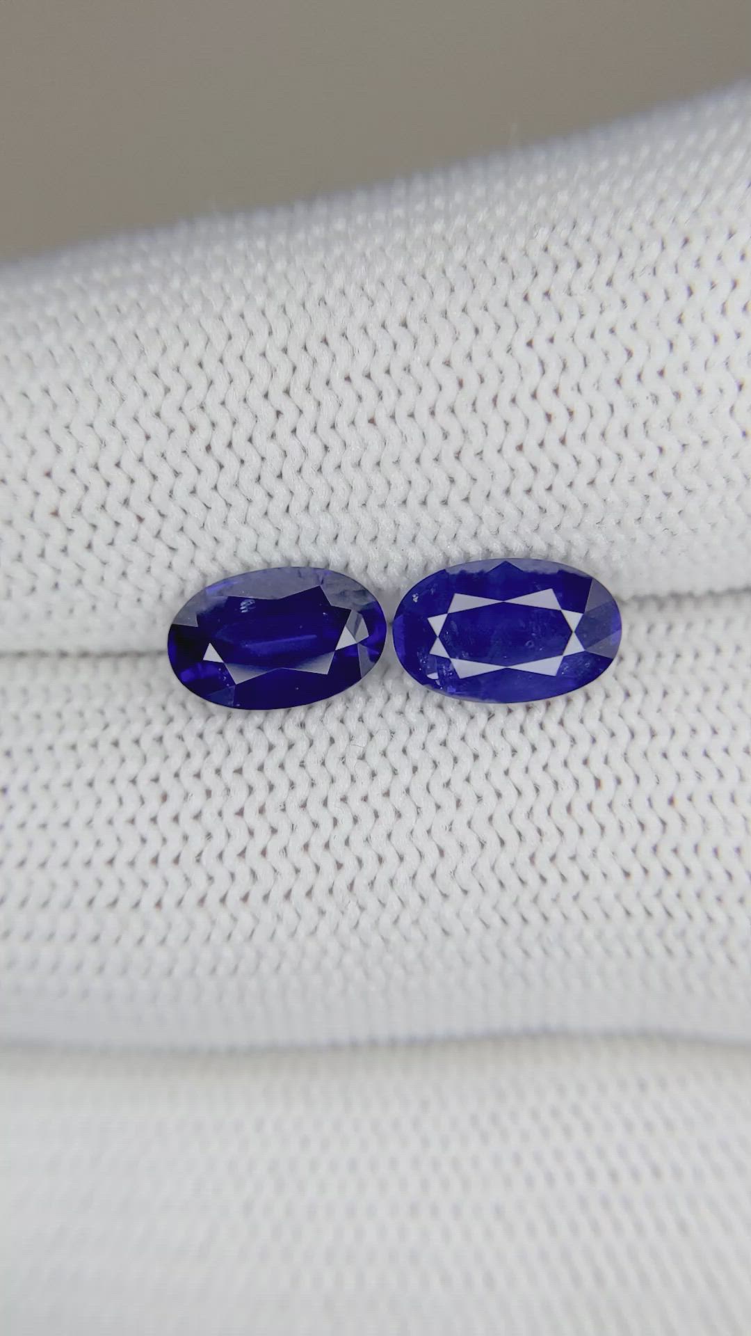 3.49&nbsp;Ct.Tw.Total Carat Weight Blue Sapphire Pair from Ceylon (Sri Lanka) Size Video