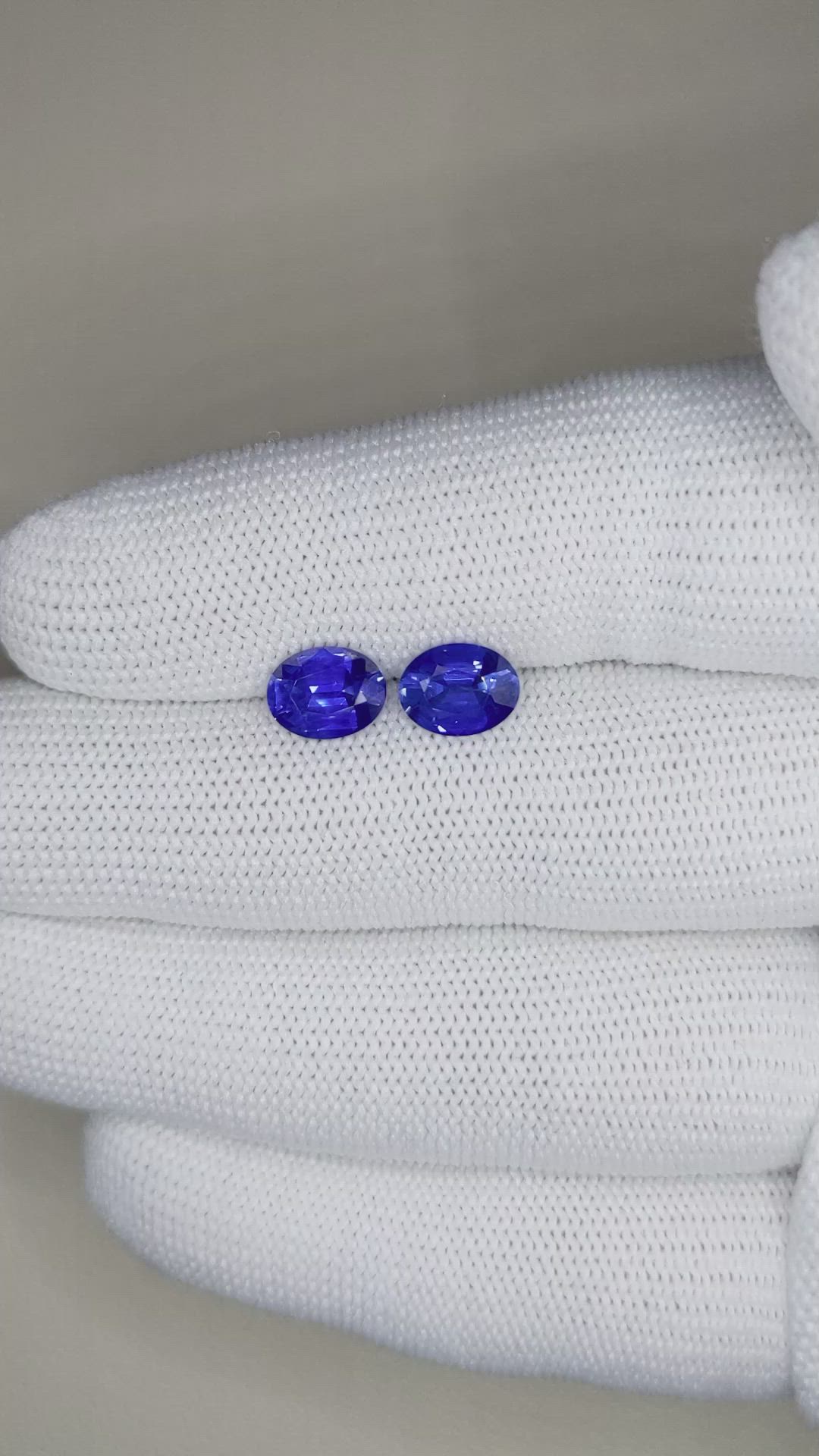 2.89&nbsp;Ct.Tw.Total Carat Weight Blue Sapphire Pair from Ceylon (Sri Lanka) Size Video