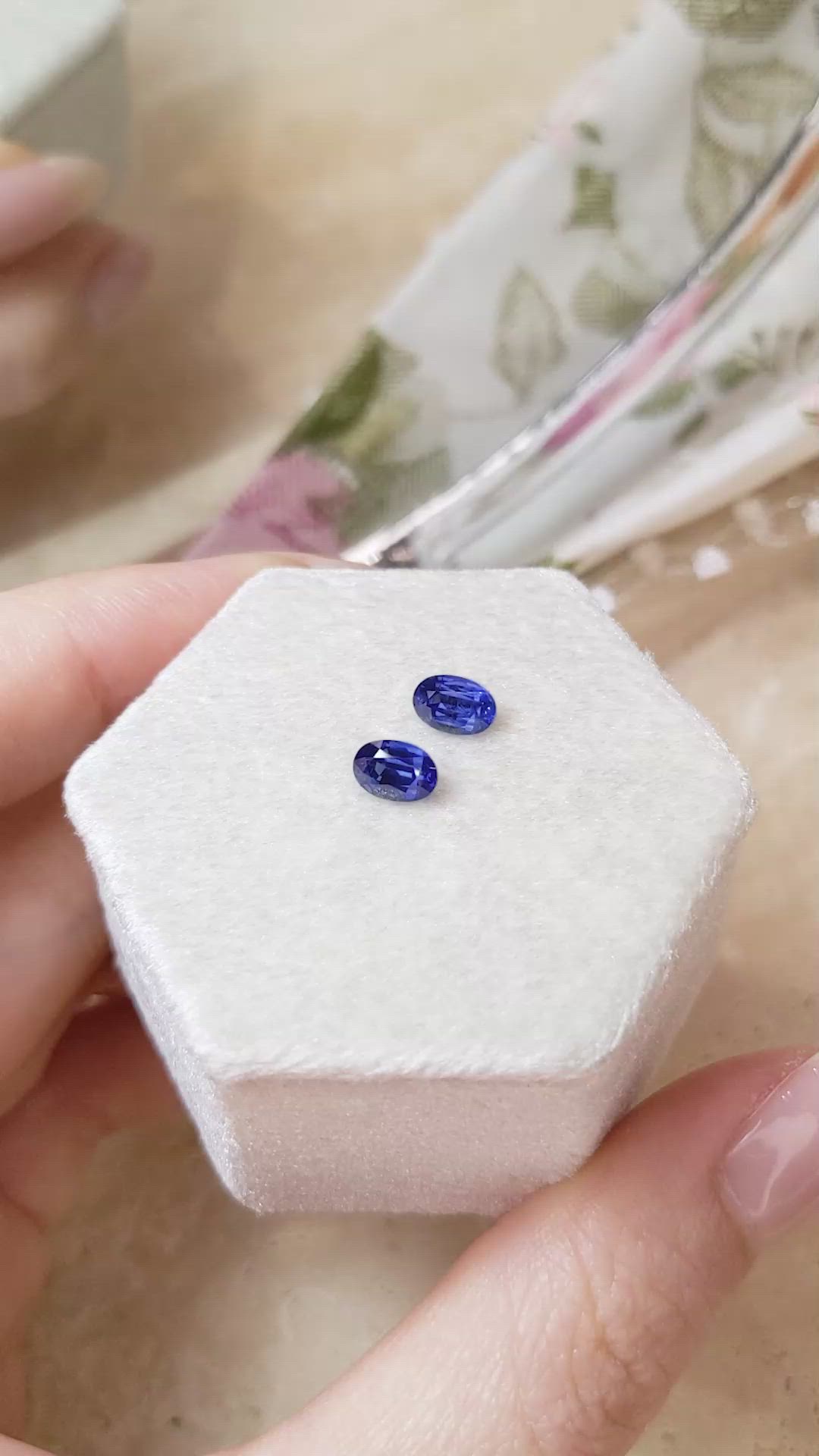 1.48&nbsp;Ct.Tw.Total Carat Weight Blue Sapphire Pair from Ceylon (Sri Lanka) Size Video