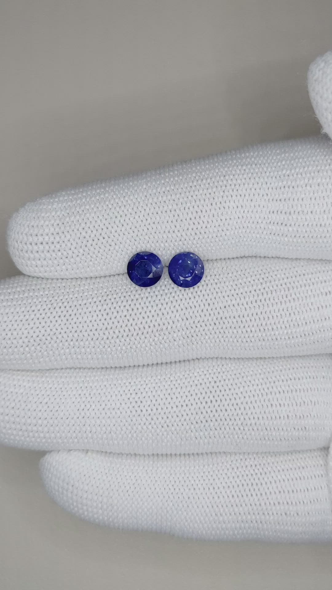 2.15&nbsp;Ct.Tw.Total Carat Weight Blue Sapphire Pair from Ceylon (Sri Lanka) Size Video
