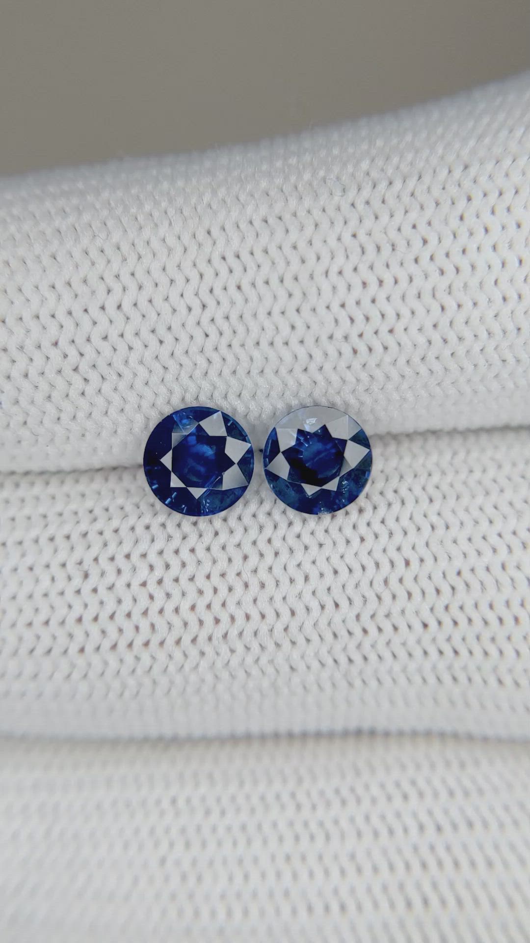 1.96&nbsp;Ct.Tw.Total Carat Weight Blue Sapphire Pair from Ceylon (Sri Lanka) Size Video
