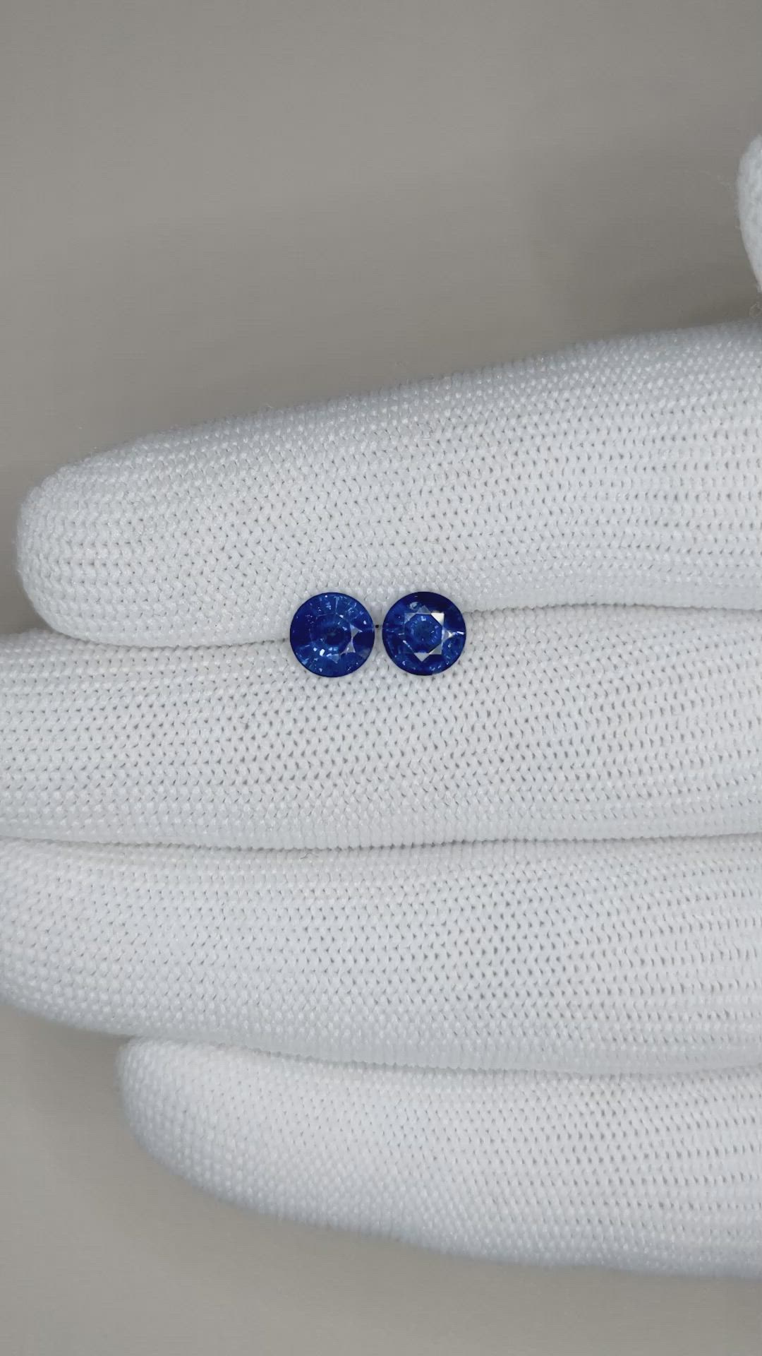 1.96&nbsp;Ct.Tw.Total Carat Weight Blue Sapphire Pair from Ceylon (Sri Lanka) Size Video