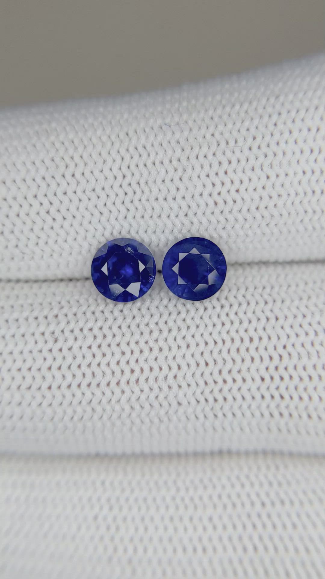 1.99&nbsp;Ct.Tw.Total Carat Weight Blue Sapphire Pair from Ceylon (Sri Lanka) Size Video