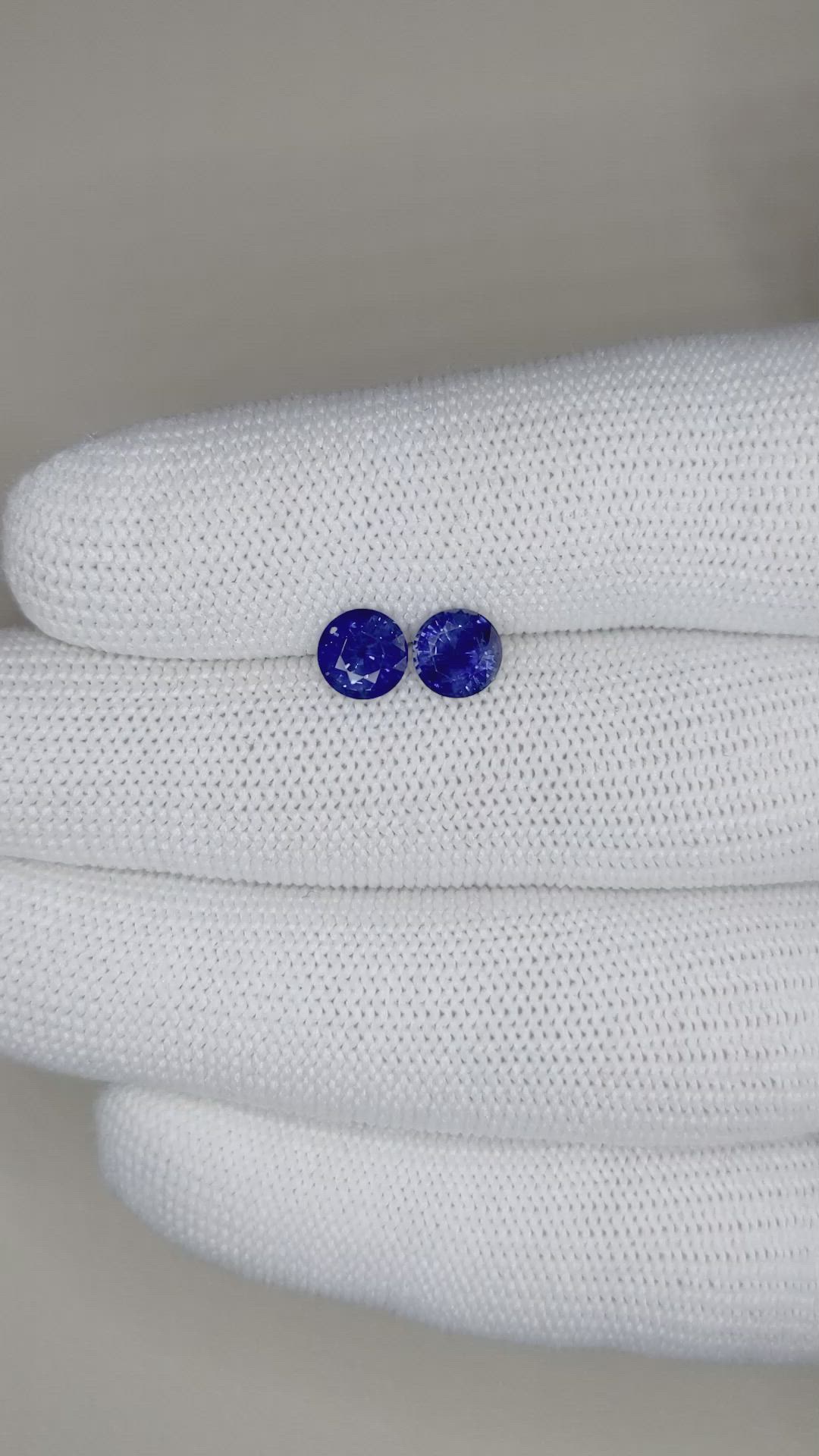 2.04&nbsp;Ct.Tw.Total Carat Weight Blue Sapphire Pair from Ceylon (Sri Lanka) Size Video