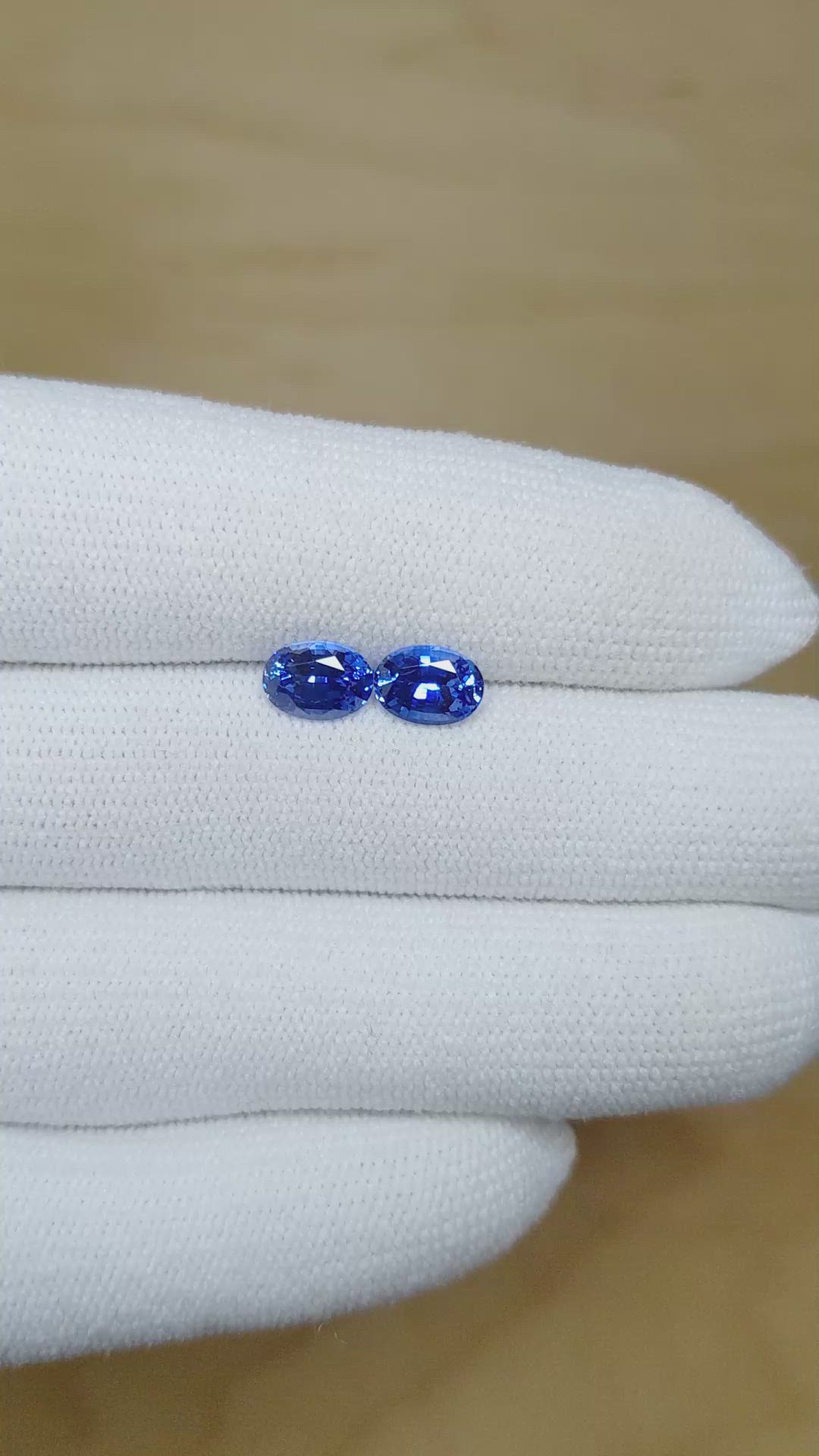2.17&nbsp;Ct.Tw.Total Carat Weight Blue Sapphire Pair from Ceylon (Sri Lanka) Size Video
