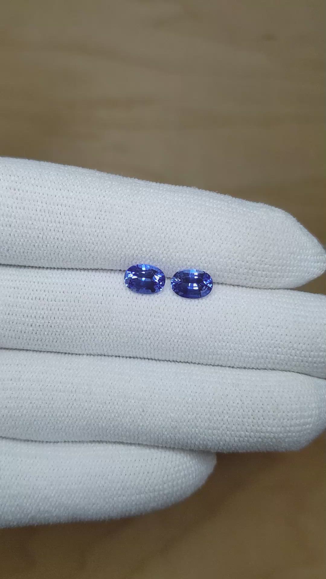 2.24&nbsp;Ct.Tw.Total Carat Weight Blue Sapphire Pair from Ceylon (Sri Lanka) Size Video