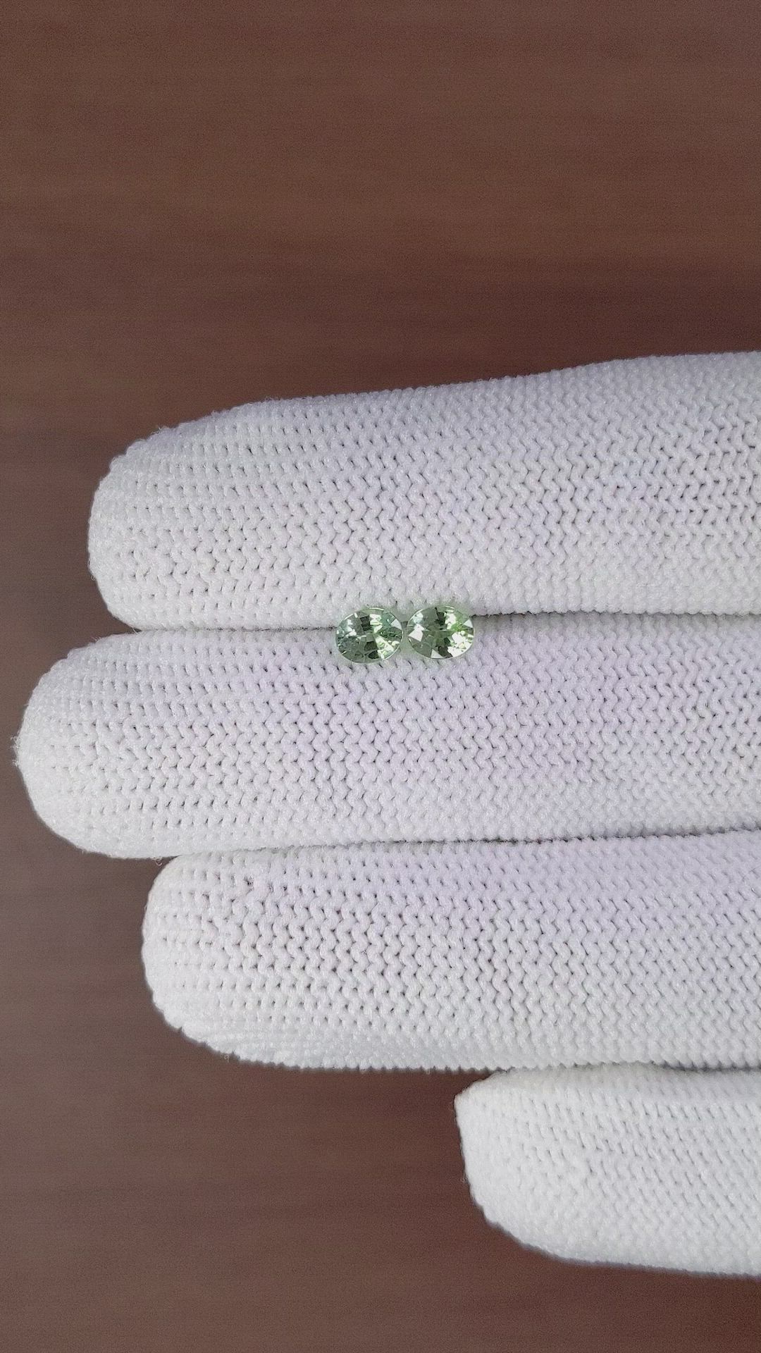 0.82&nbsp;Ct.Tw.Total Carat Weight Green Sapphire Pair from Ceylon (Sri Lanka) Size Video