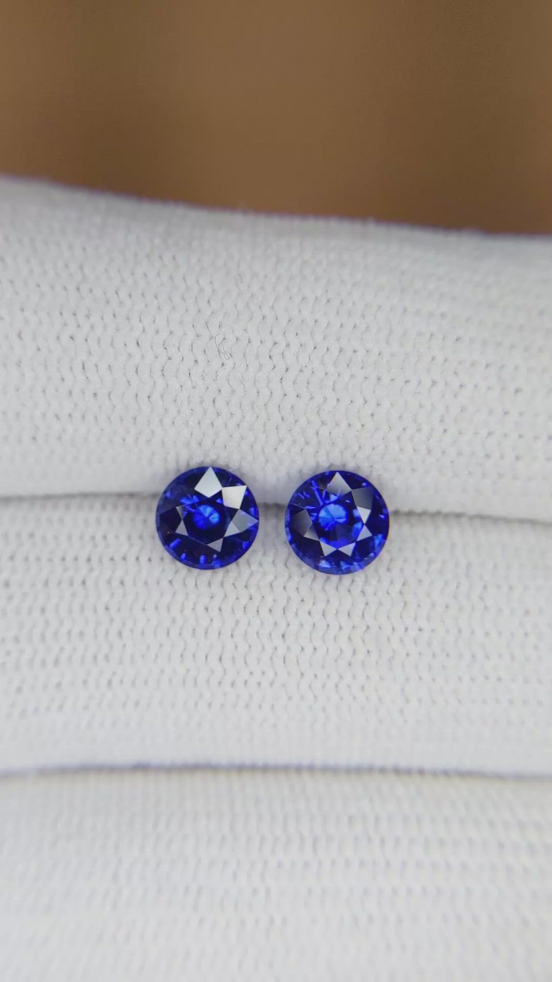 1.76&nbsp;Ct.Tw.Total Carat Weight Blue Sapphire Pair from Ceylon (Sri Lanka) Size Video