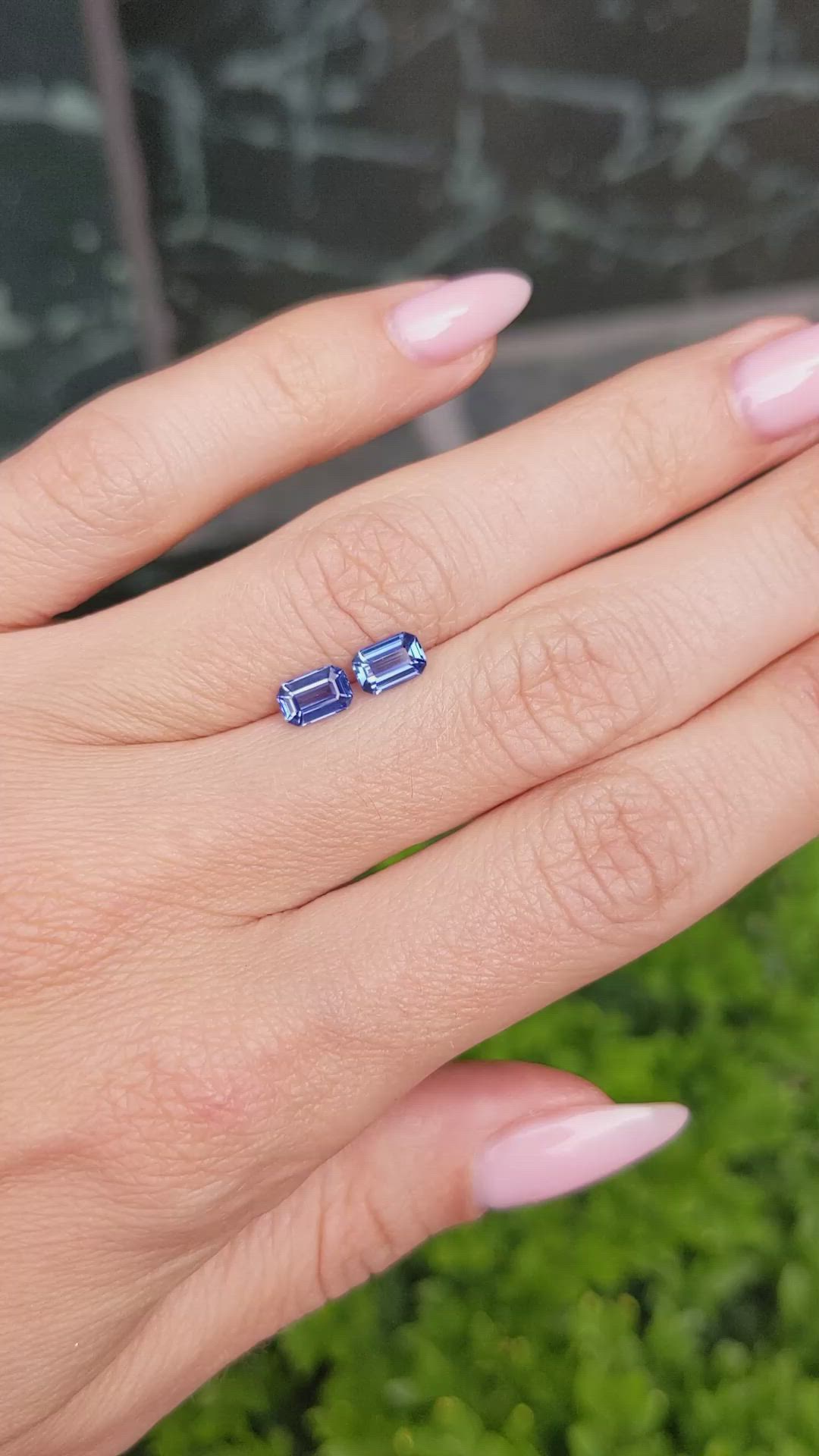 1.37&nbsp;Ct.Tw.Total Carat Weight Blue Sapphire Pair from Ceylon (Sri Lanka) Size Video