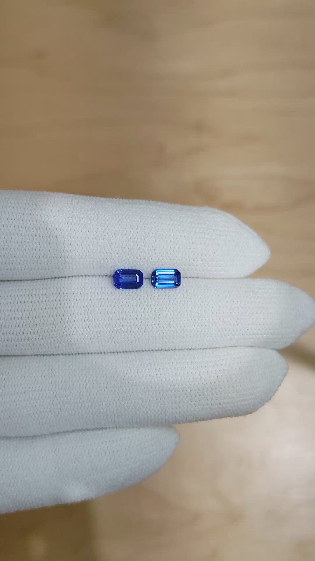 1.37&nbsp;Ct.Tw.Total Carat Weight Blue Sapphire Pair from Ceylon (Sri Lanka) Size Video