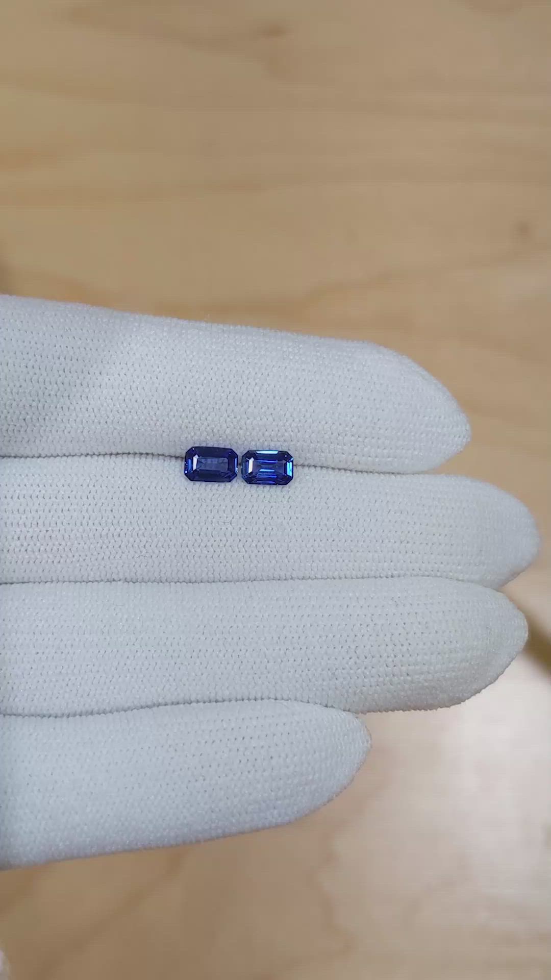1.19&nbsp;Ct.Tw.Total Carat Weight Blue Sapphire Pair from Ceylon (Sri Lanka) Size Video