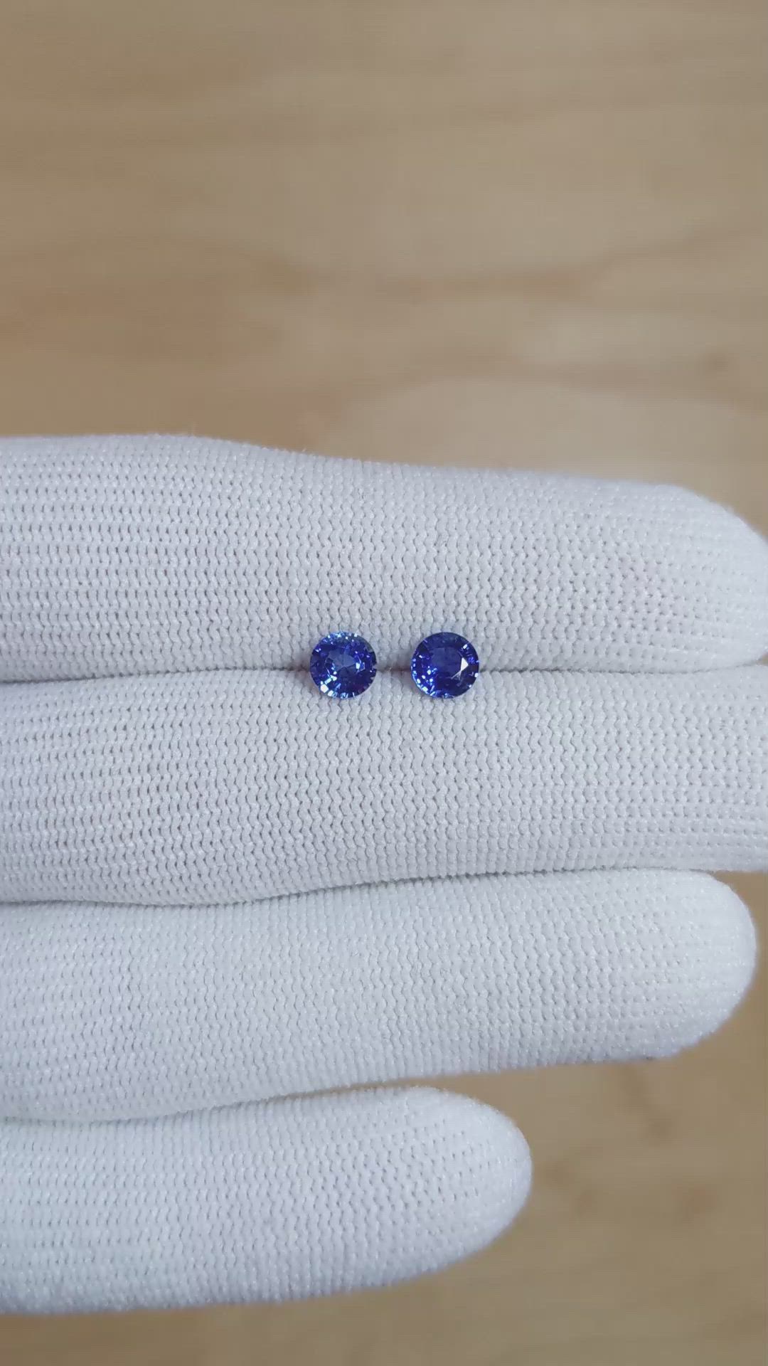 1.09&nbsp;Ct.Tw.Total Carat Weight Blue Sapphire Pair from Ceylon (Sri Lanka) Size Video