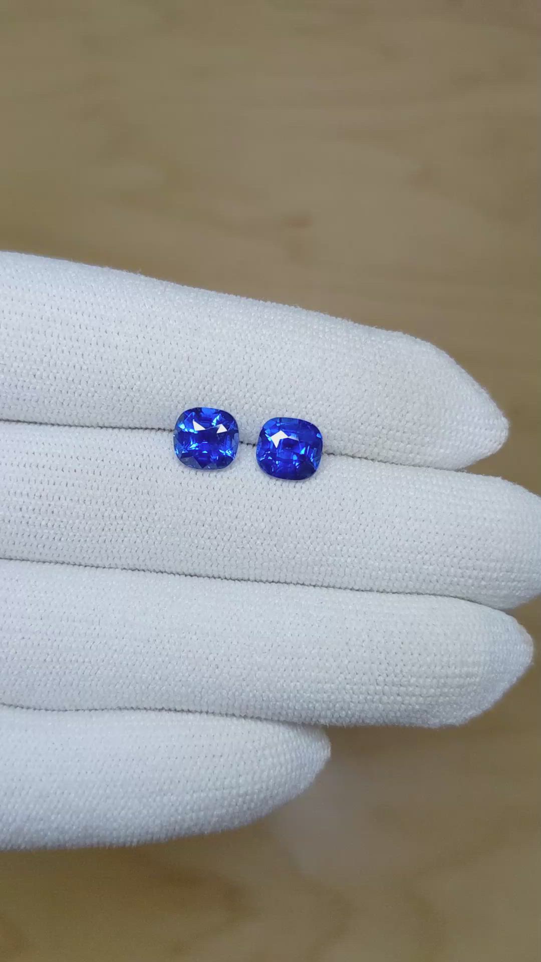 3.65&nbsp;Ct.Tw.Total Carat Weight Blue Sapphire Pair from Ceylon (Sri Lanka) Size Video