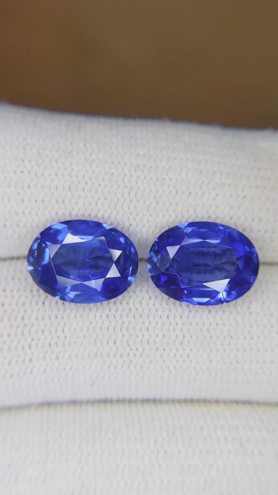 8.98 Ct.Tw.Total Carat Weight Blue Sapphire Pair from Ceylon (Sri Lanka) Size Video