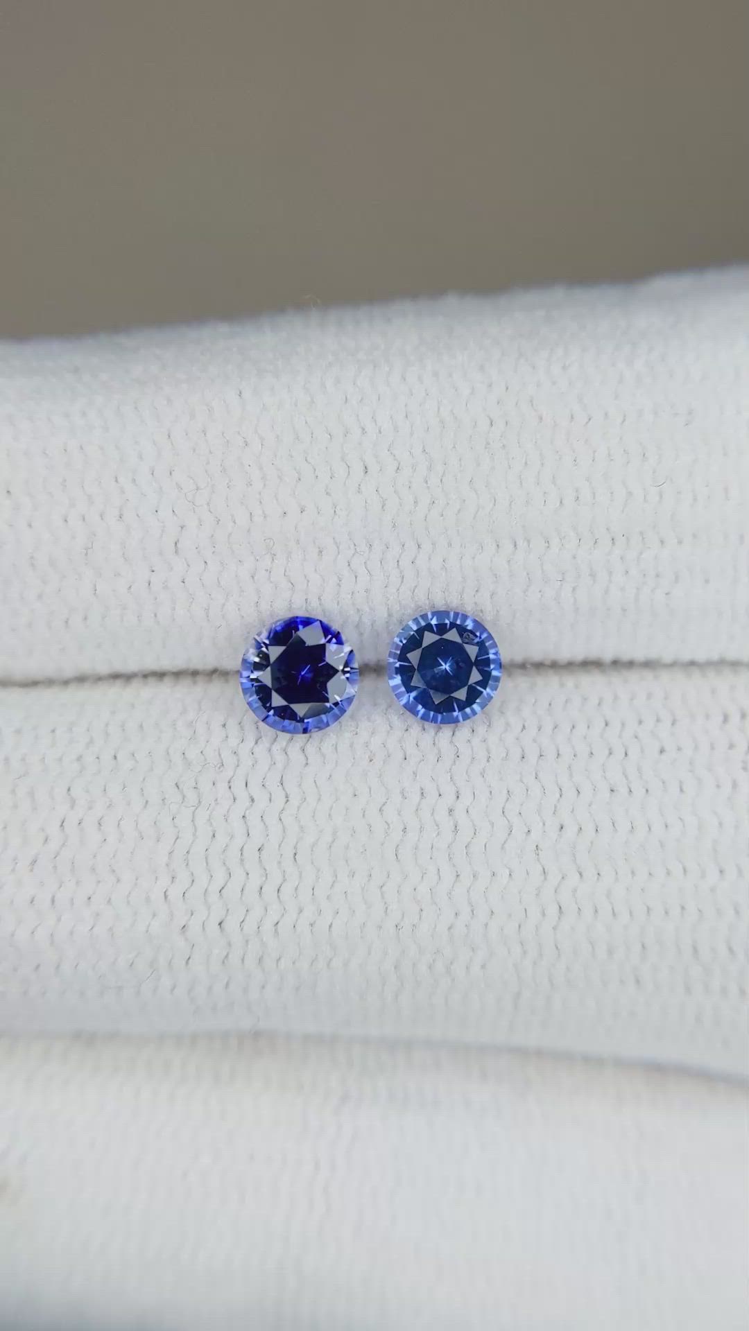 0.85&nbsp;Ct.Tw.Total Carat Weight Blue Sapphire Pair from Ceylon (Sri Lanka) Size Video