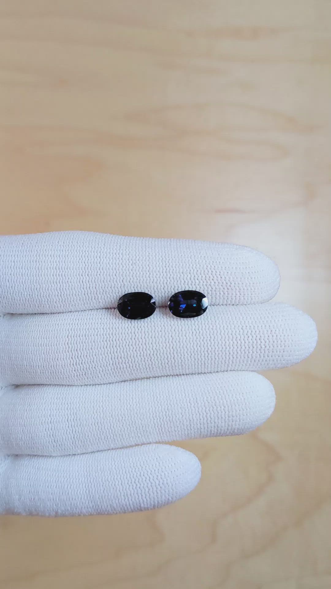 4.23&nbsp;Ct.Tw.Total Carat Weight Blue Sapphire Pair from Ceylon (Sri Lanka) Size Video