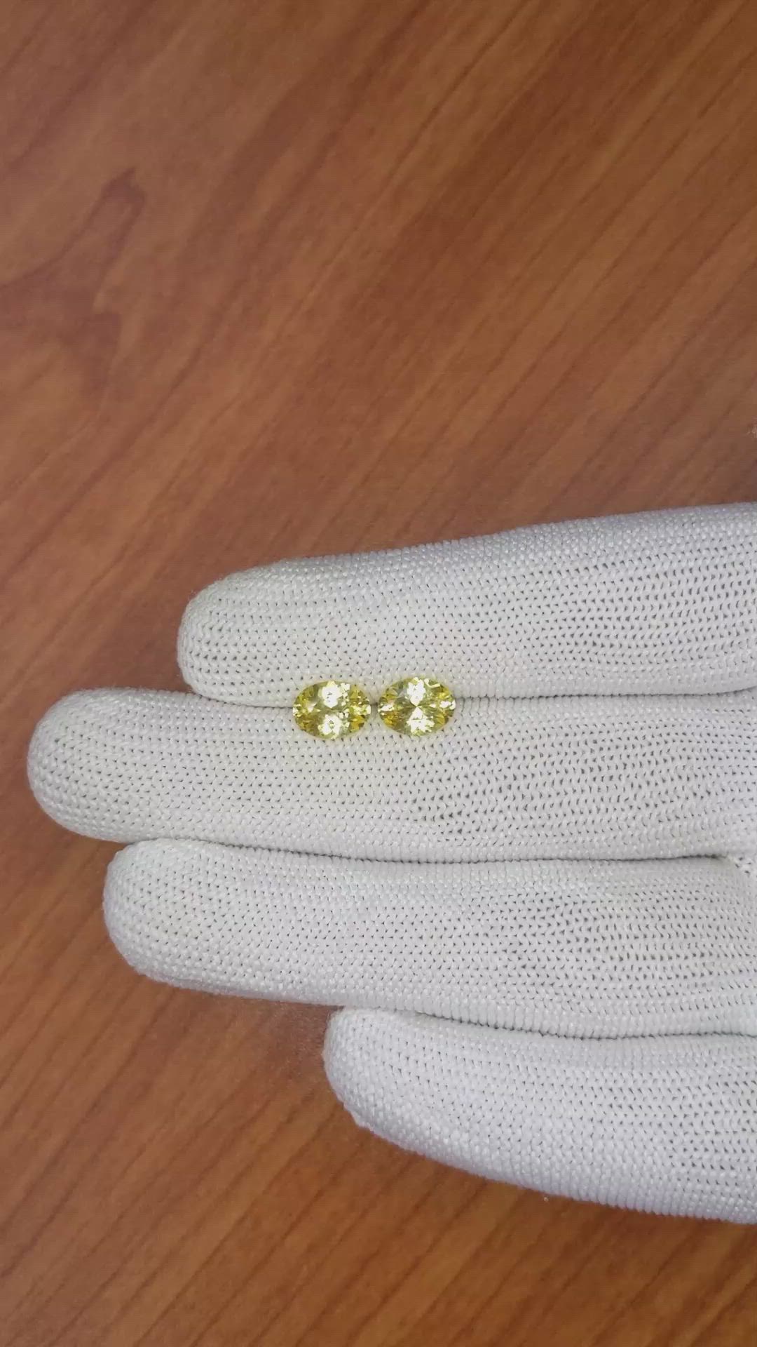 2.74&nbsp;Ct.Tw.Total Carat Weight Yellow Sapphire Pair from Ceylon (Sri Lanka) Size Video